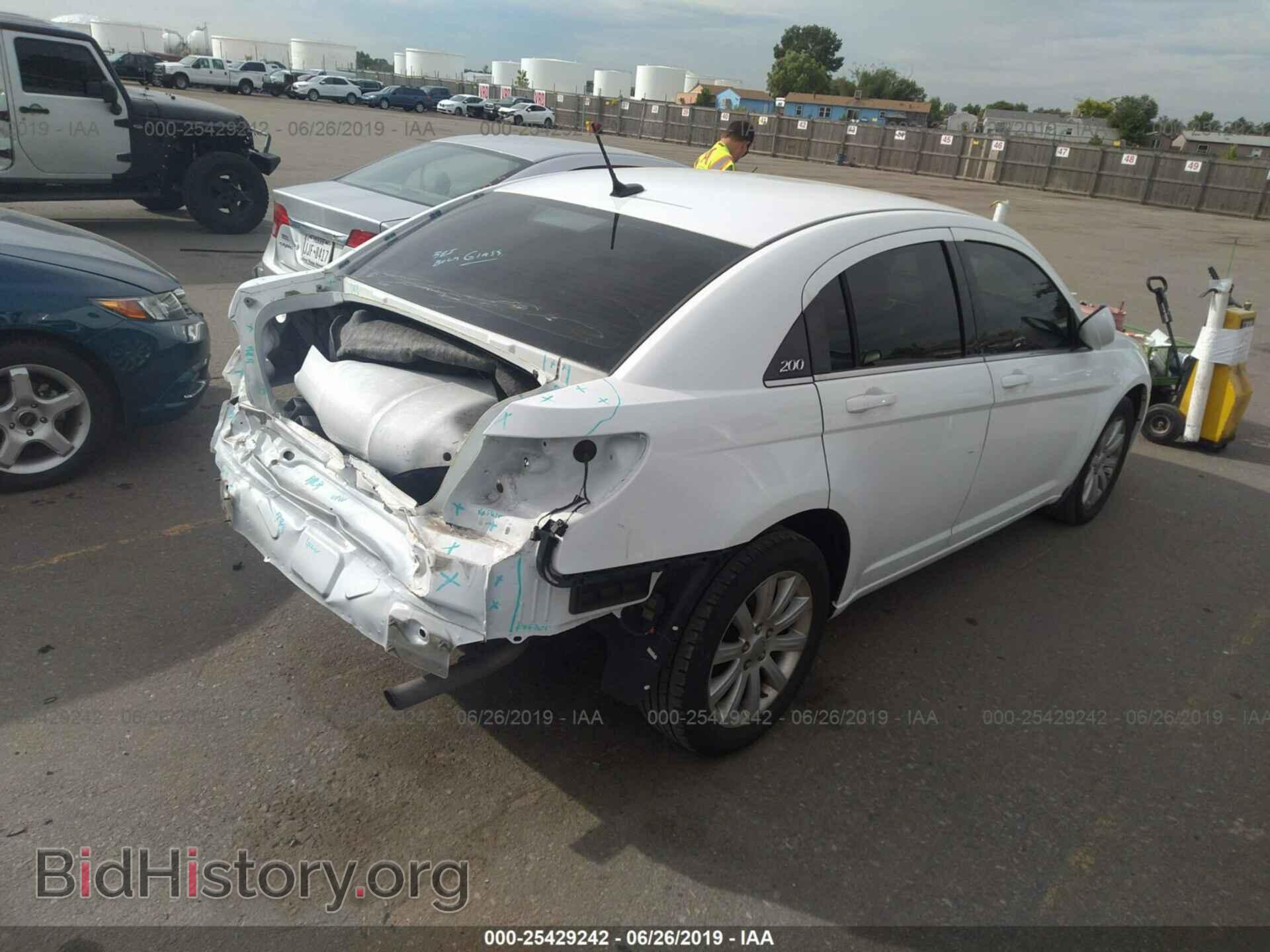 2013 CHRYSLER 200 - VIN: 1C3CCBBB2DN745683 - Фото 4