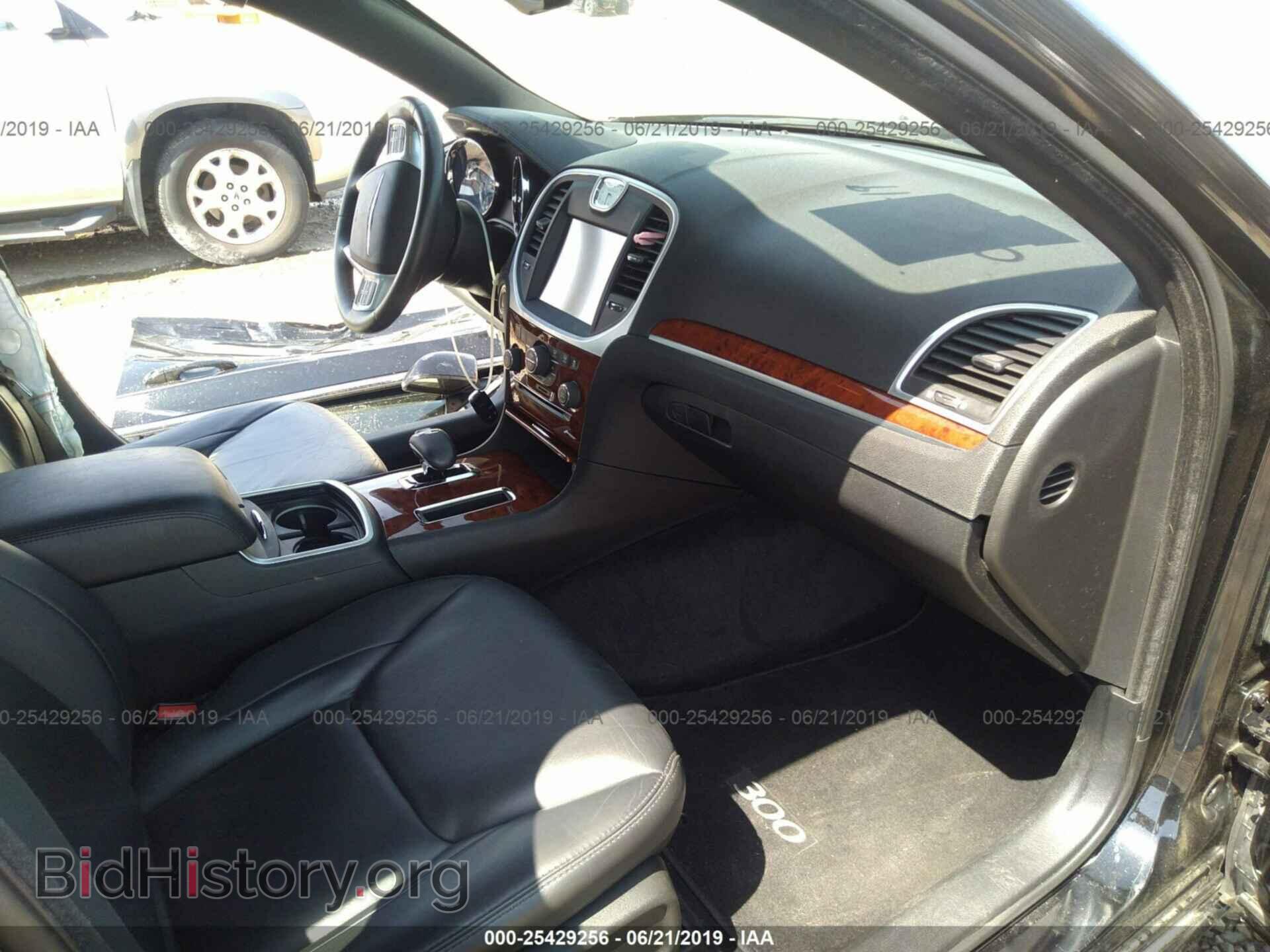 2013 CHRYSLER 300 - VIN: 2C3CCAAG2DH599298 - Фото 5