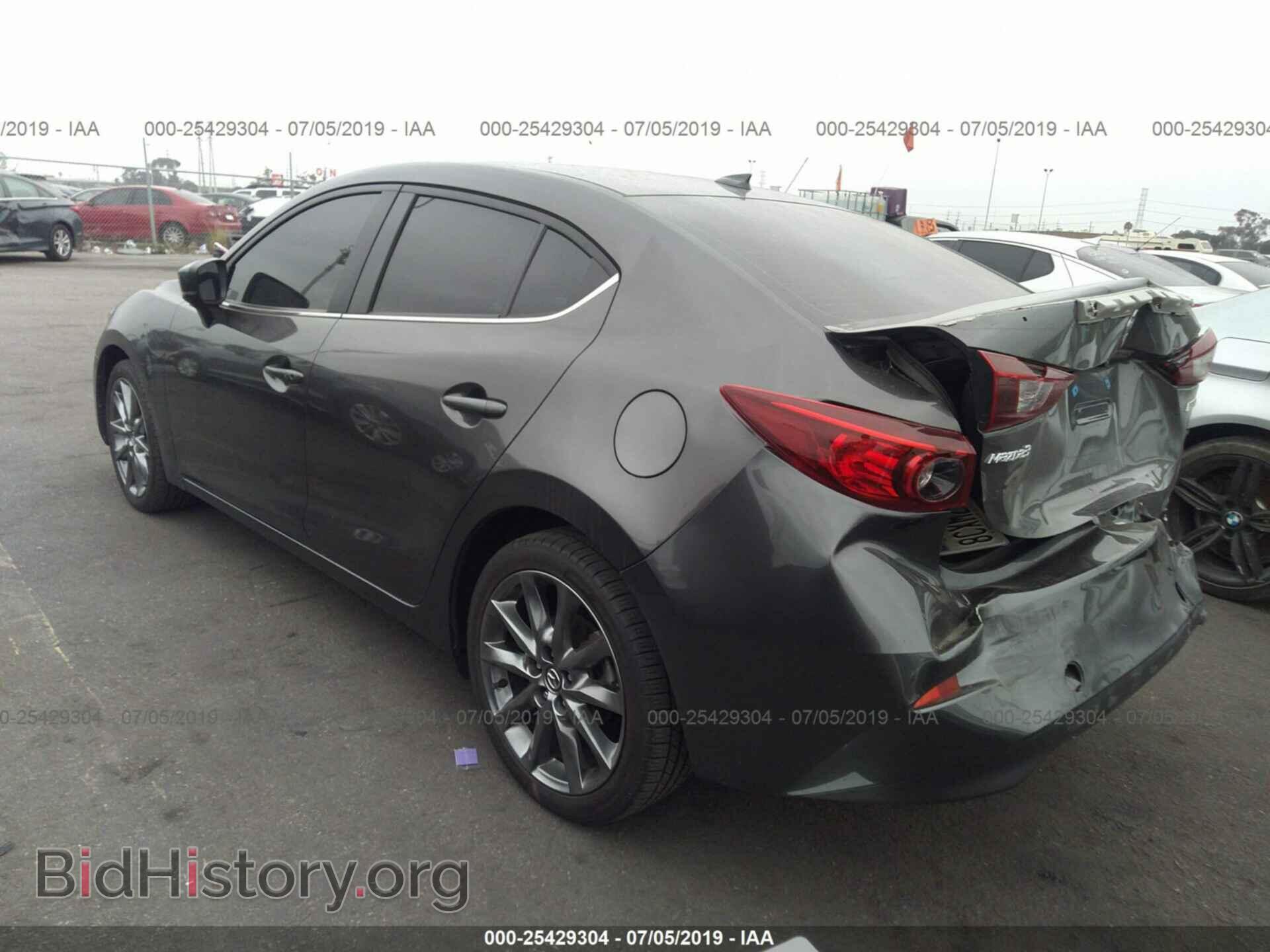 2018 MAZDA 3 - VIN: 3MZBN1V31JM215238 - Фото 3