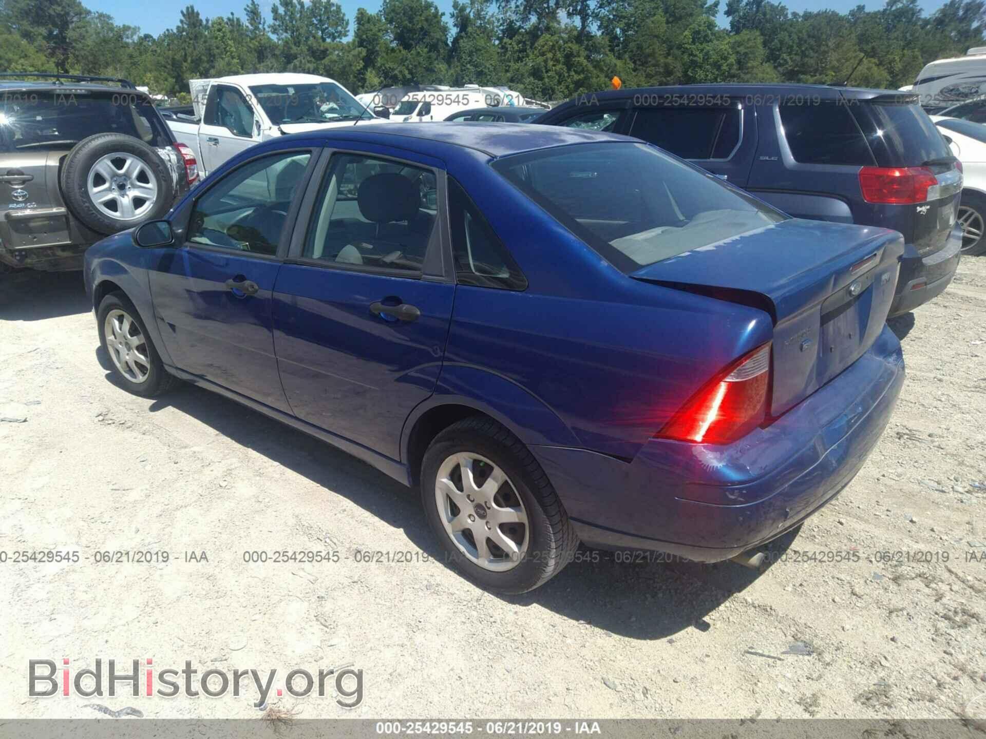 2005 FORD FOCUS - VIN: 1FAFP34NX5W276404 - Фото 3