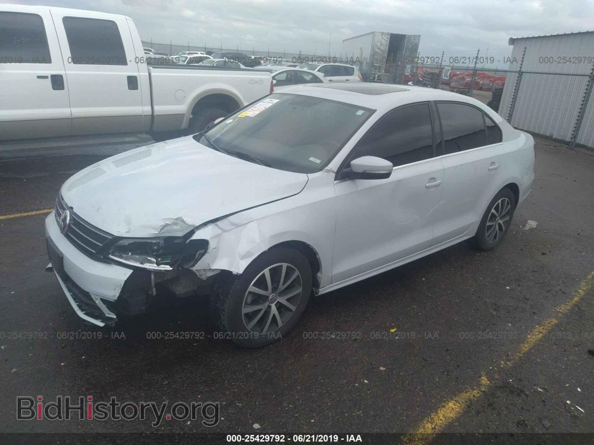 2017 VOLKSWAGEN JETTA - VIN: 3VWDB7AJ3HM231699 - Photo 2