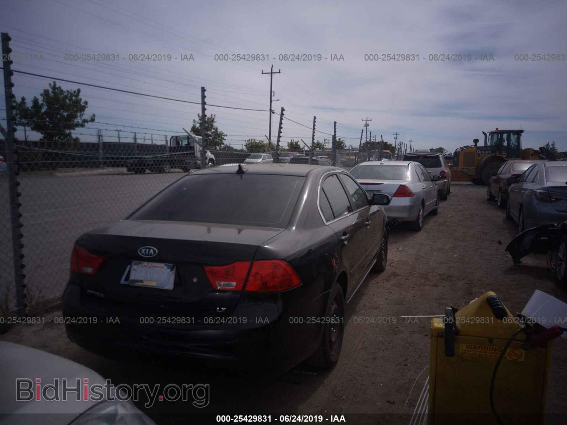 2009 KIA OPTIMA - VIN: KNAGE228495318750 - Фото 4