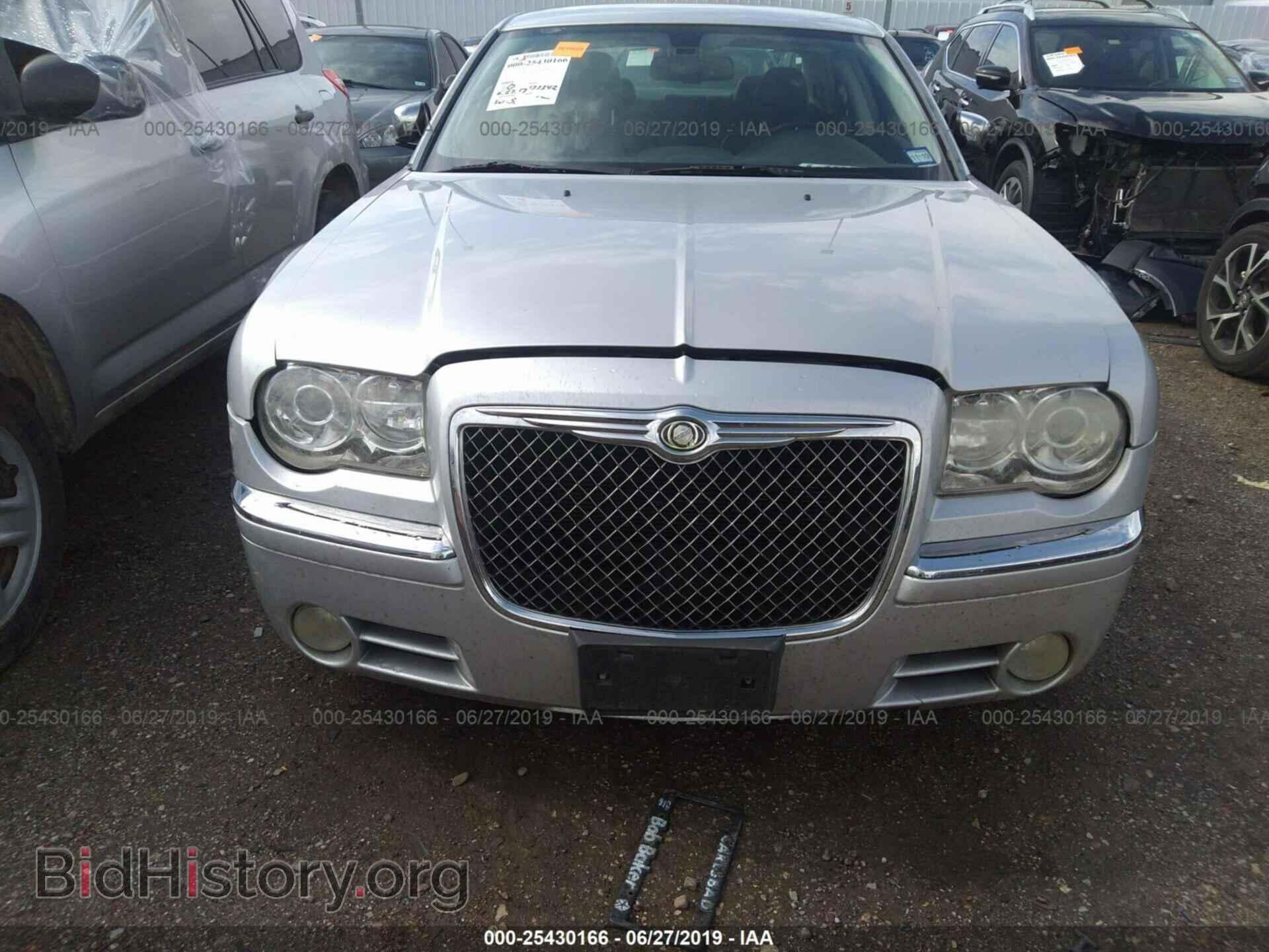 2009 CHRYSLER 300C - VIN: 2C3KA63T69H600453 - Фото 6