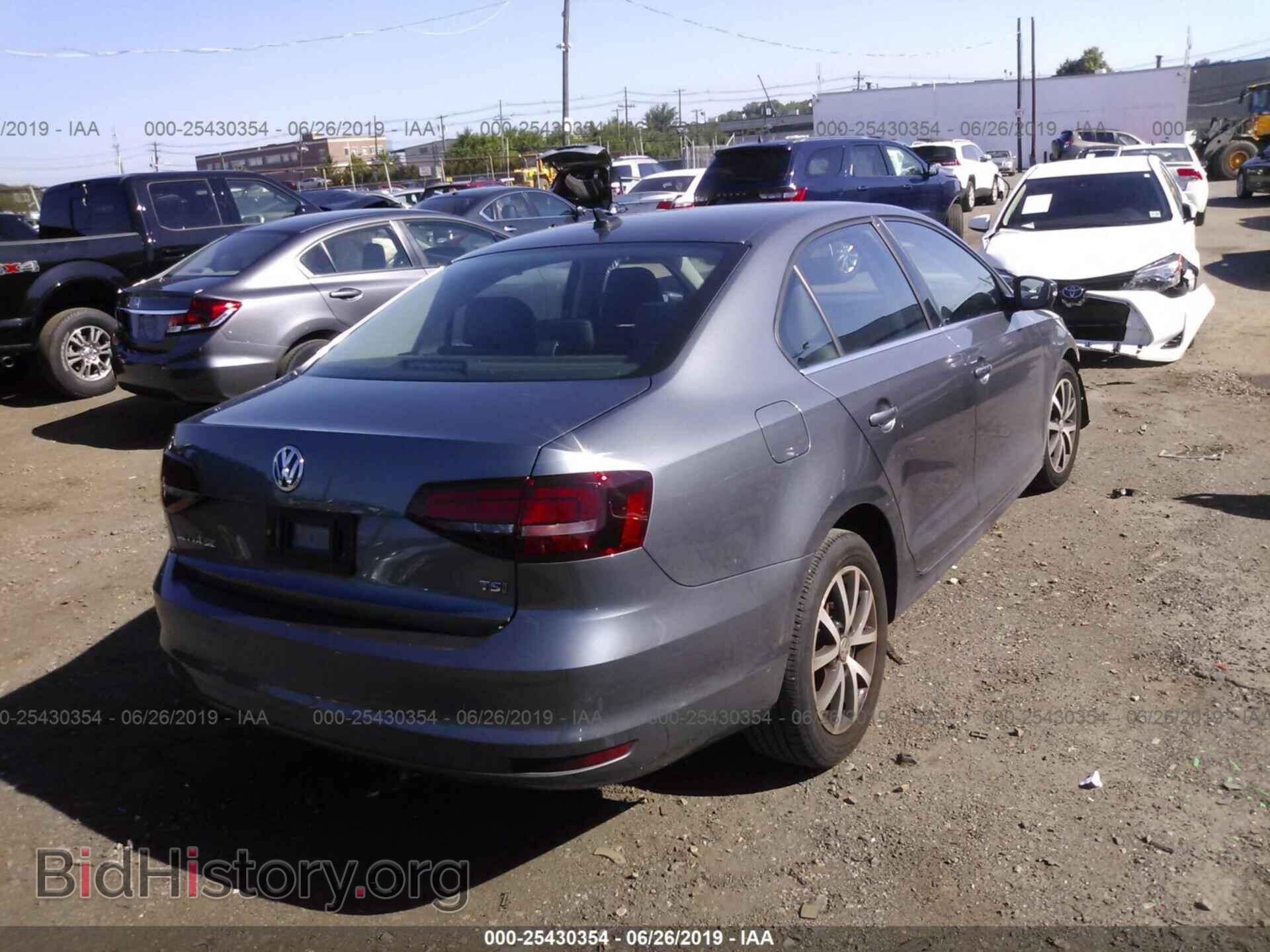 2017 VOLKSWAGEN JETTA - VIN: 3VWDB7AJ2HM287682 - Фото 4