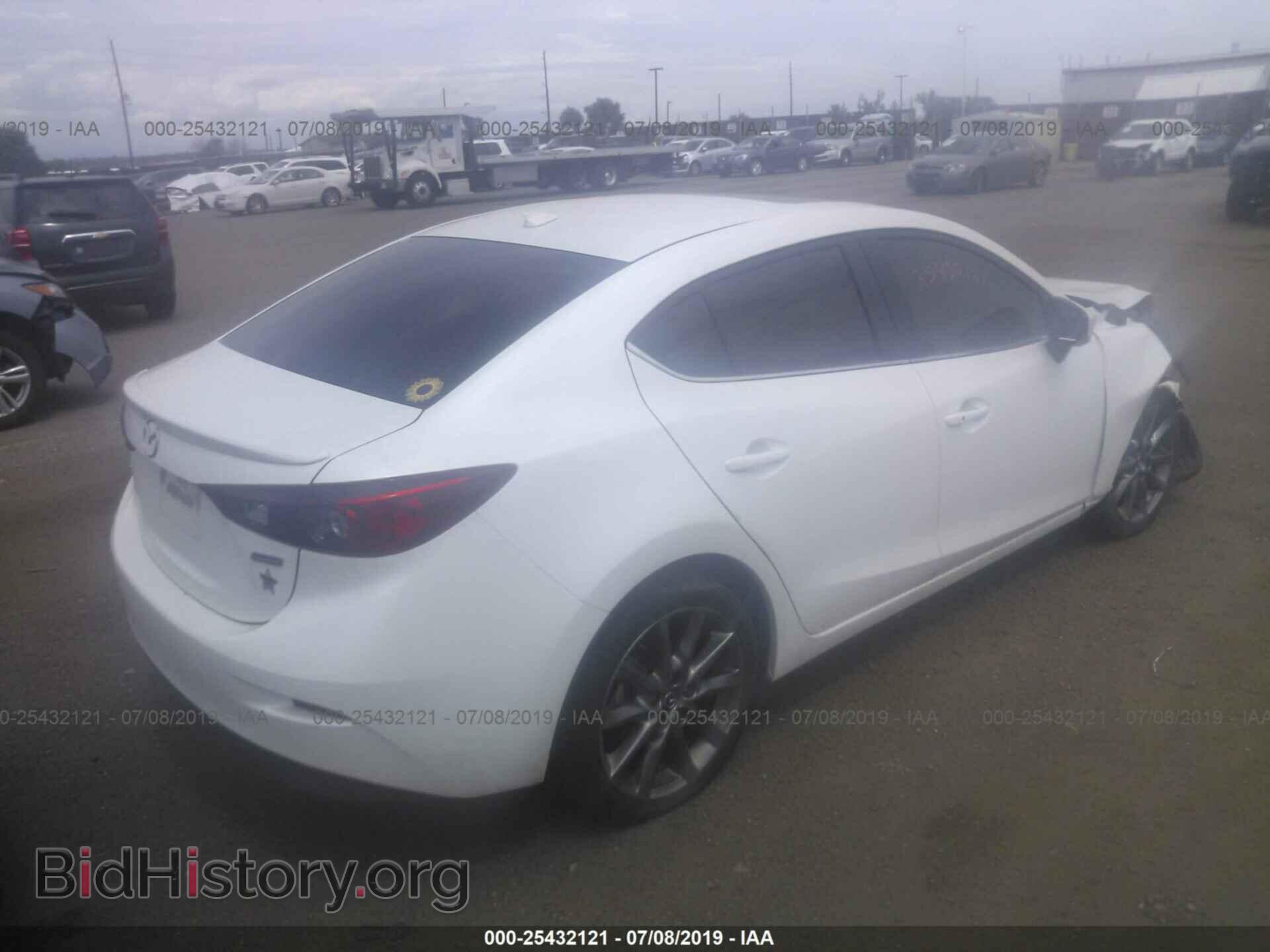 2018 MAZDA 3 - VIN: 3MZBN1V33JM238651 - Фото 4
