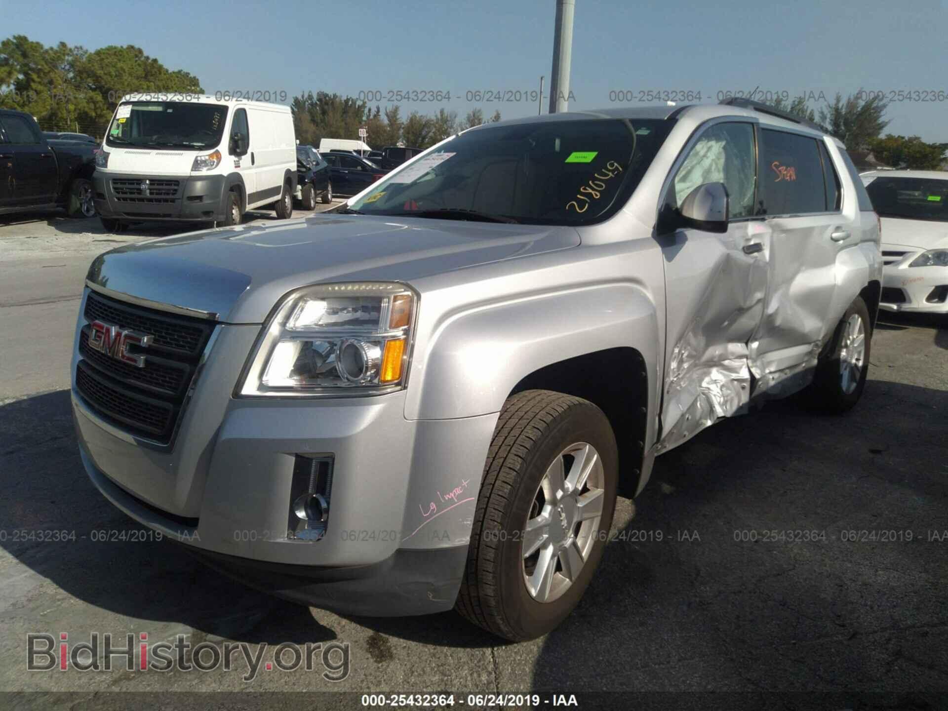 2011 GMC TERRAIN - VIN: 2CTALSECXB6218049 - Photo 2