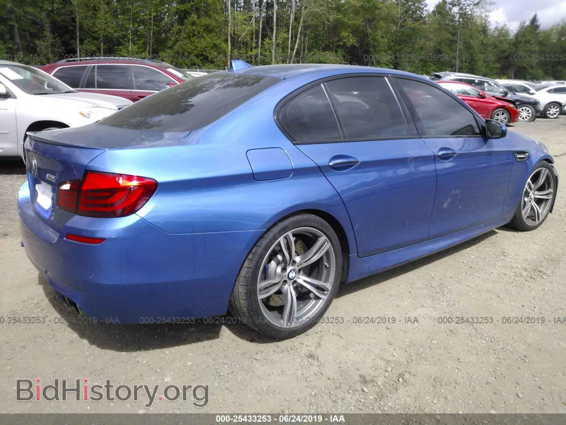 2013 BMW M5 - VIN: WBSFV9C56DC772863 - Фото 4