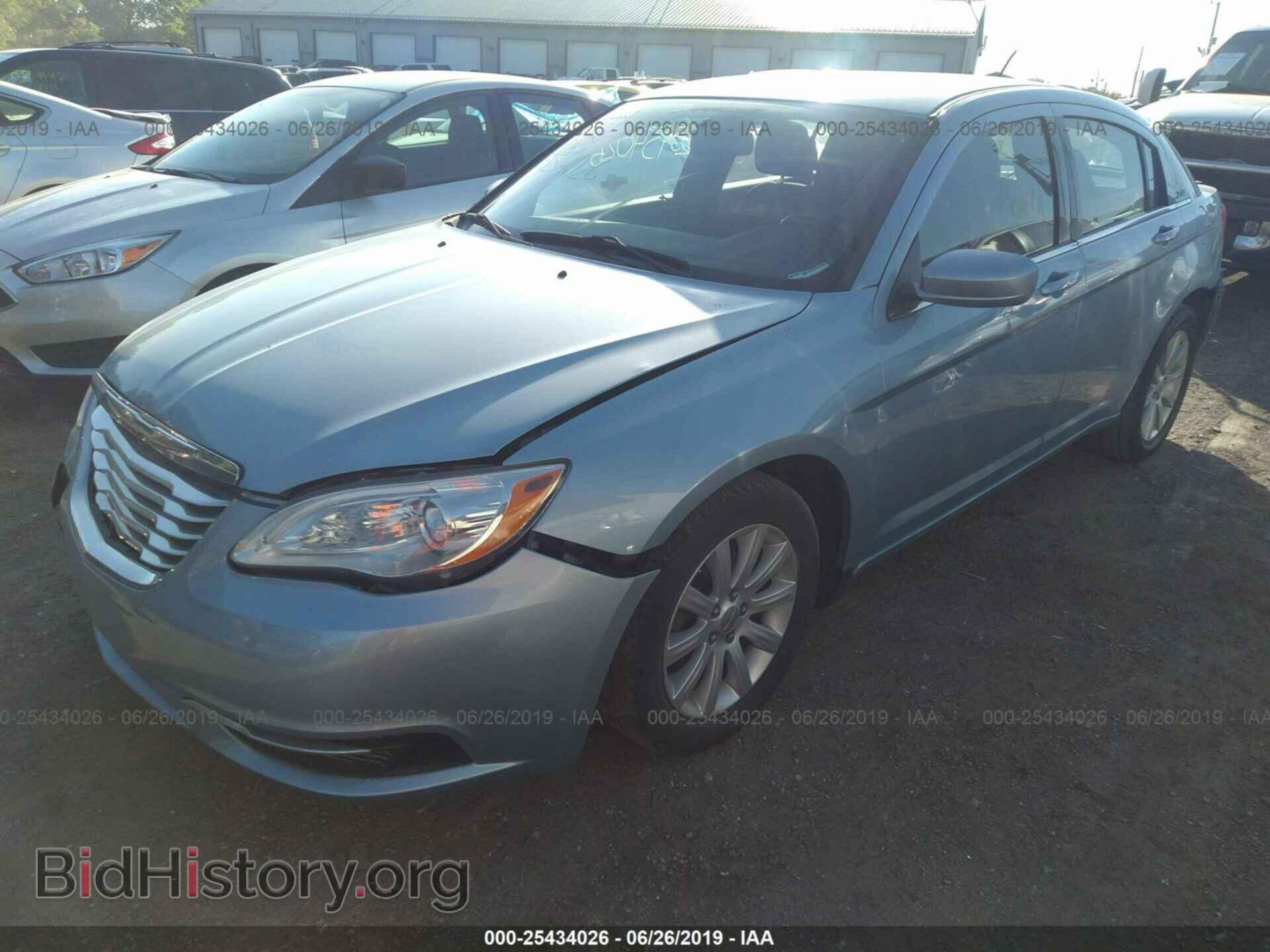 2012 CHRYSLER 200 - VIN: 1C3CCBBG2CN163965 - Фото 2
