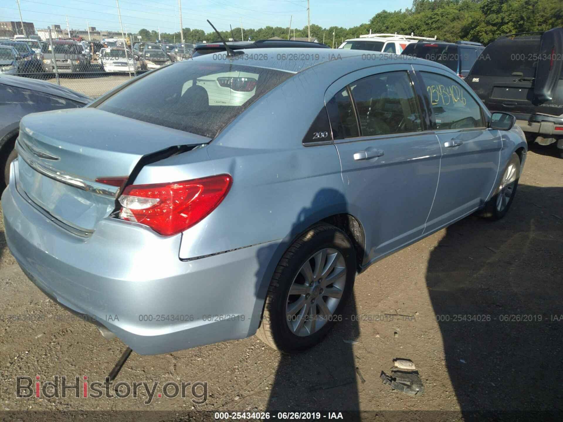 2012 CHRYSLER 200 - VIN: 1C3CCBBG2CN163965 - Фото 4