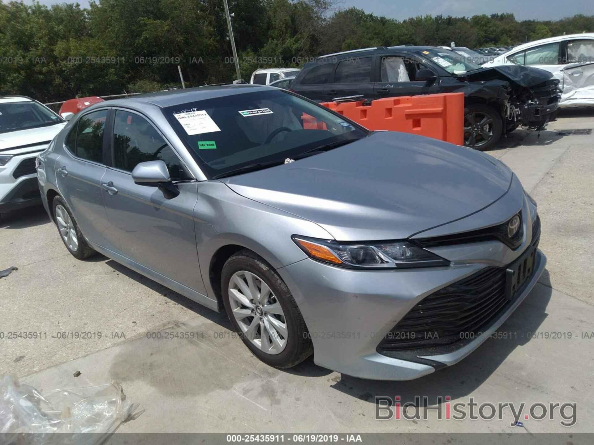 Photo 4T1B11HK5JU072318 - TOYOTA CAMRY 2018