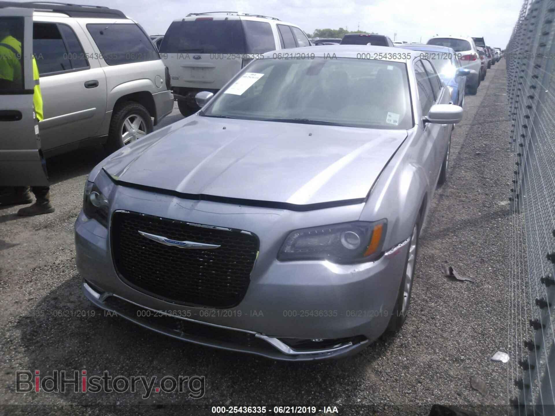 2017 CHRYSLER 300 - VIN: 2C3CCAAG8HH593611 - Фото 2