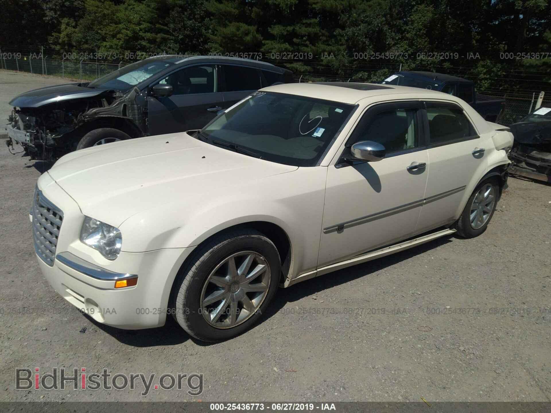 2010 CHRYSLER 300C - VIN: 2C3CA6CT4AH125992 - Фото 2