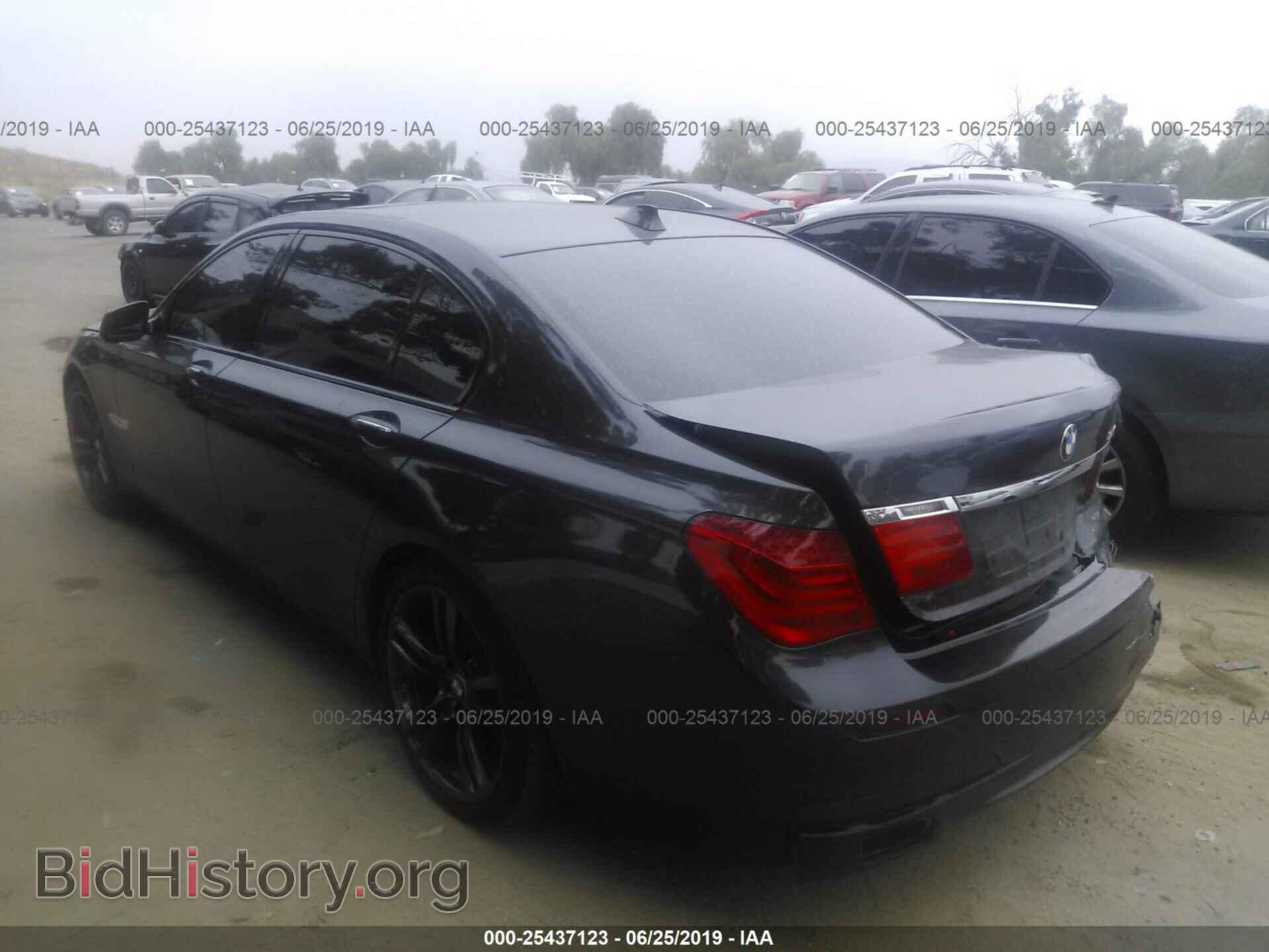 2012 BMW 750 - VIN: WBAKB8C58CDX20620 - Фото 3