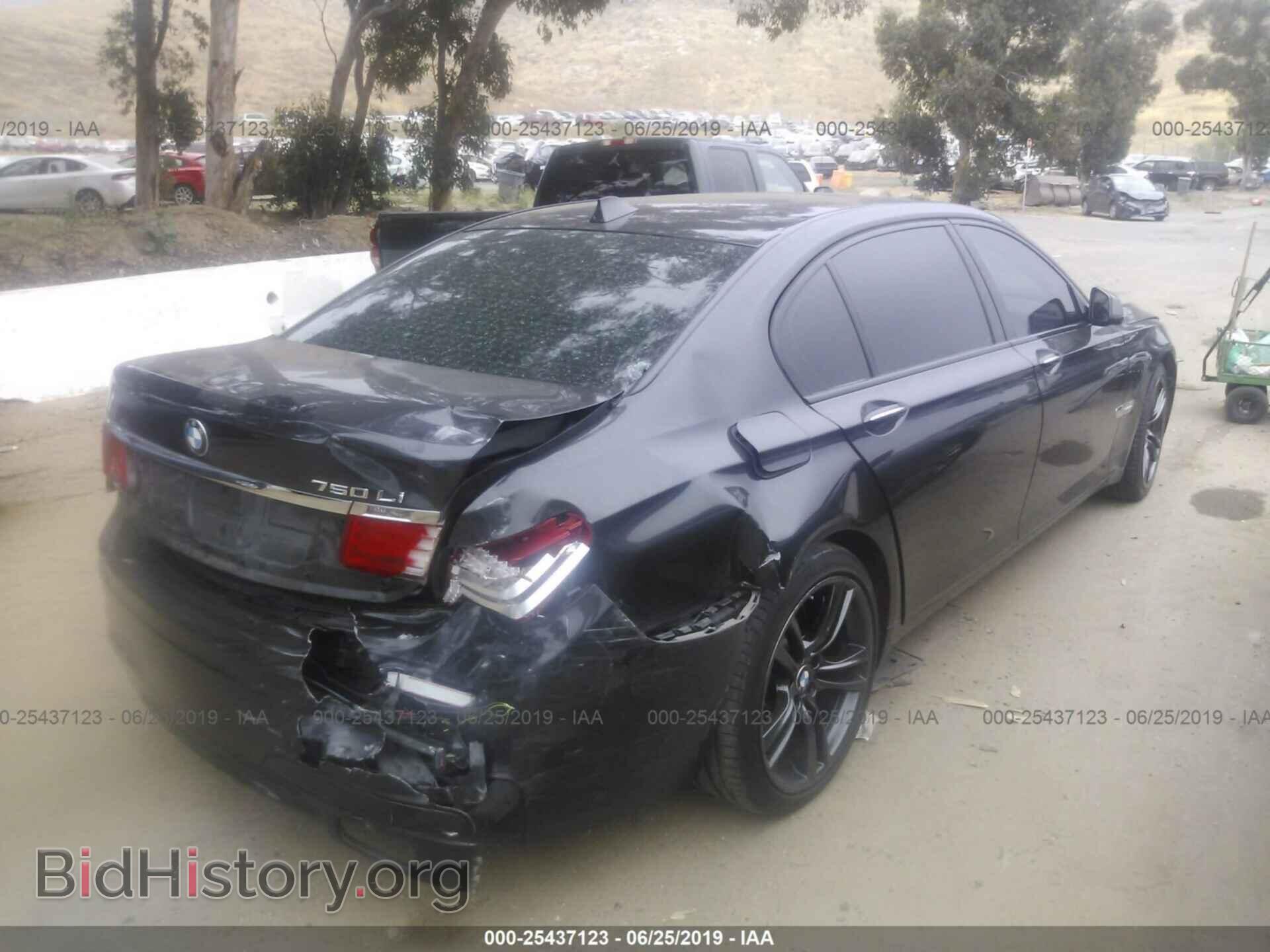 2012 BMW 750 - VIN: WBAKB8C58CDX20620 - Фото 4