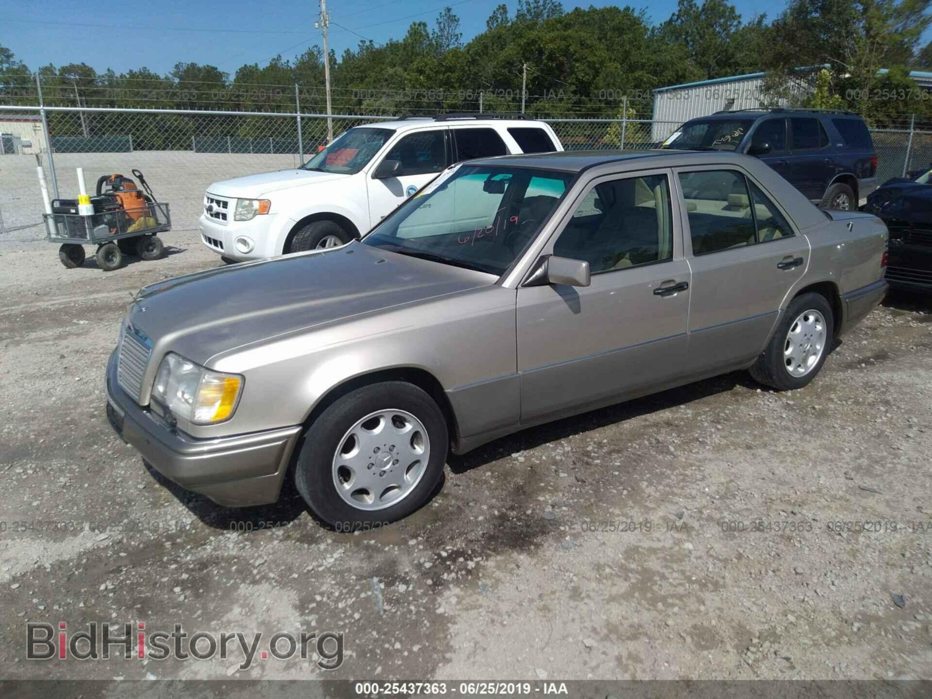 1994 MERCEDES-BENZ E - VIN: WDBEA32E7RC144801 - Фото 2