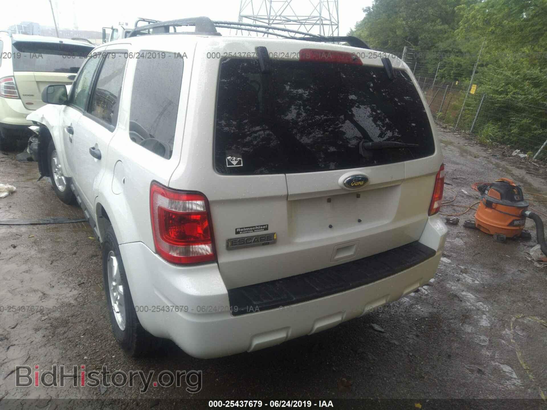 2011 FORD ESCAPE - VIN: 1FMCU0D74BKA49004 - Photo 3