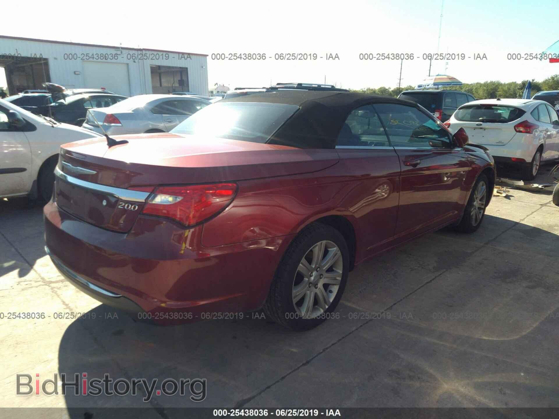 2011 CHRYSLER 200 - VIN: 1C3BC2EB6BN583402 - Photo 4