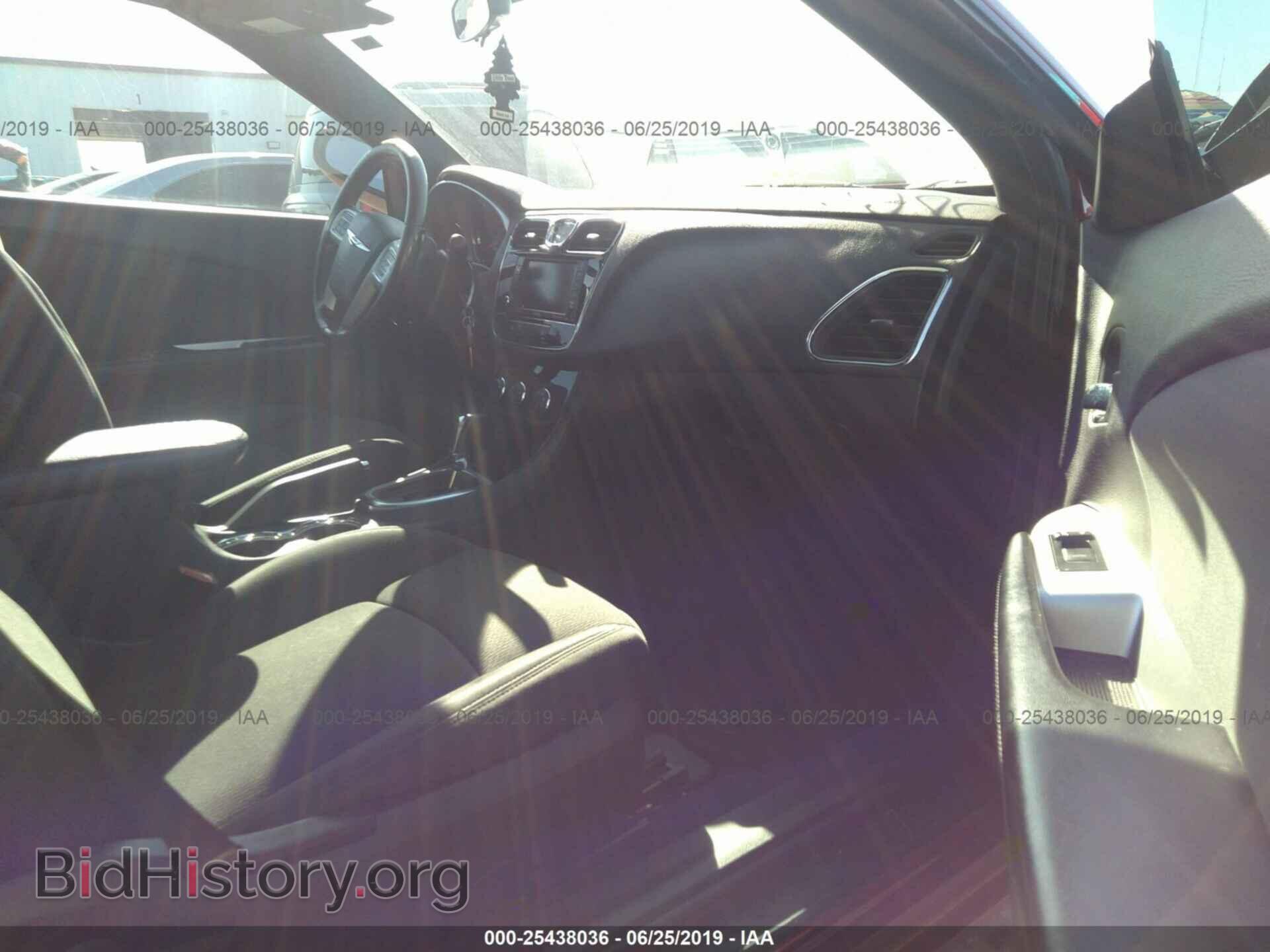 2011 CHRYSLER 200 - VIN: 1C3BC2EB6BN583402 - Photo 5