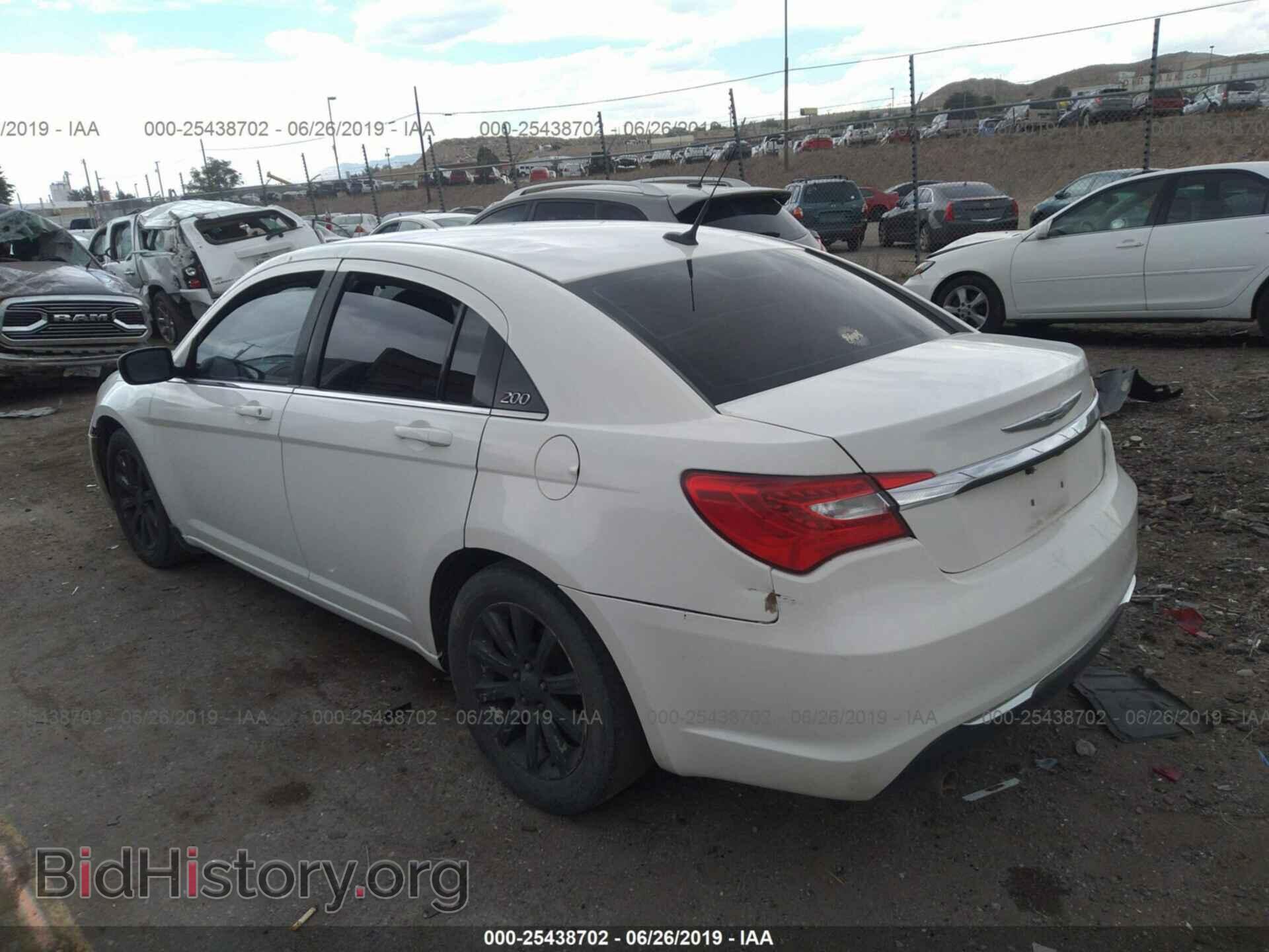 2011 CHRYSLER 200 - VIN: 1C3BC1FG0BN512698 - Фото 3