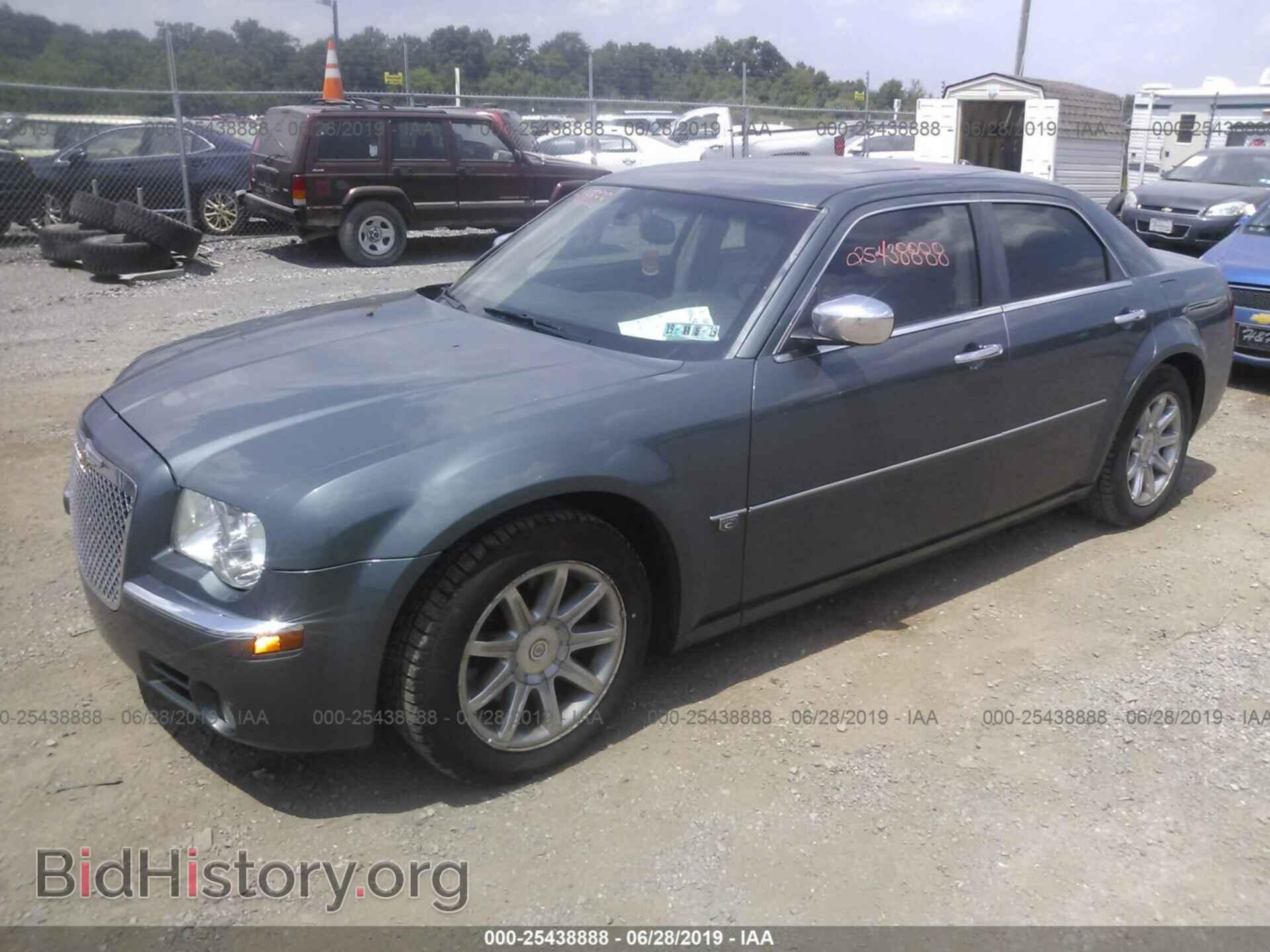 2006 CHRYSLER 300C - VIN: 2C3LA63H36H205254 - Фото 2