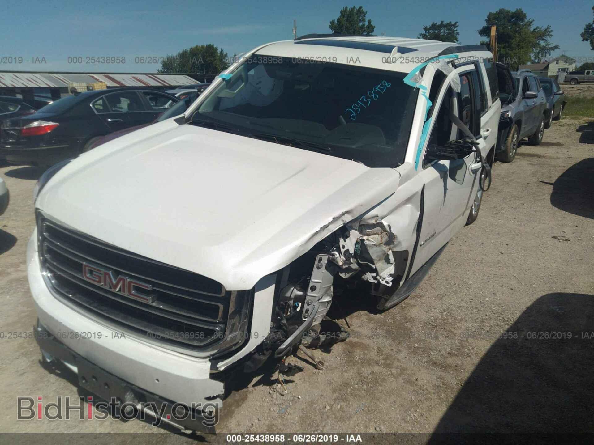 2017 GMC YUKON - VIN: 1GKS2BKC6HR173264 - Фото 2