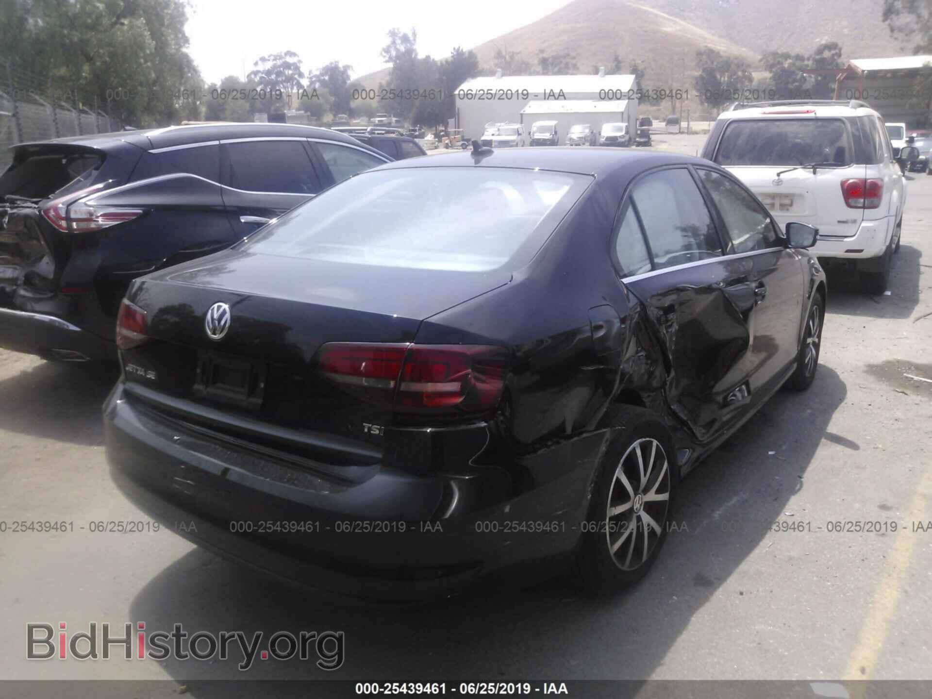 2017 VOLKSWAGEN JETTA - VIN: 3VWDB7AJ0HM238464 - Фото 4