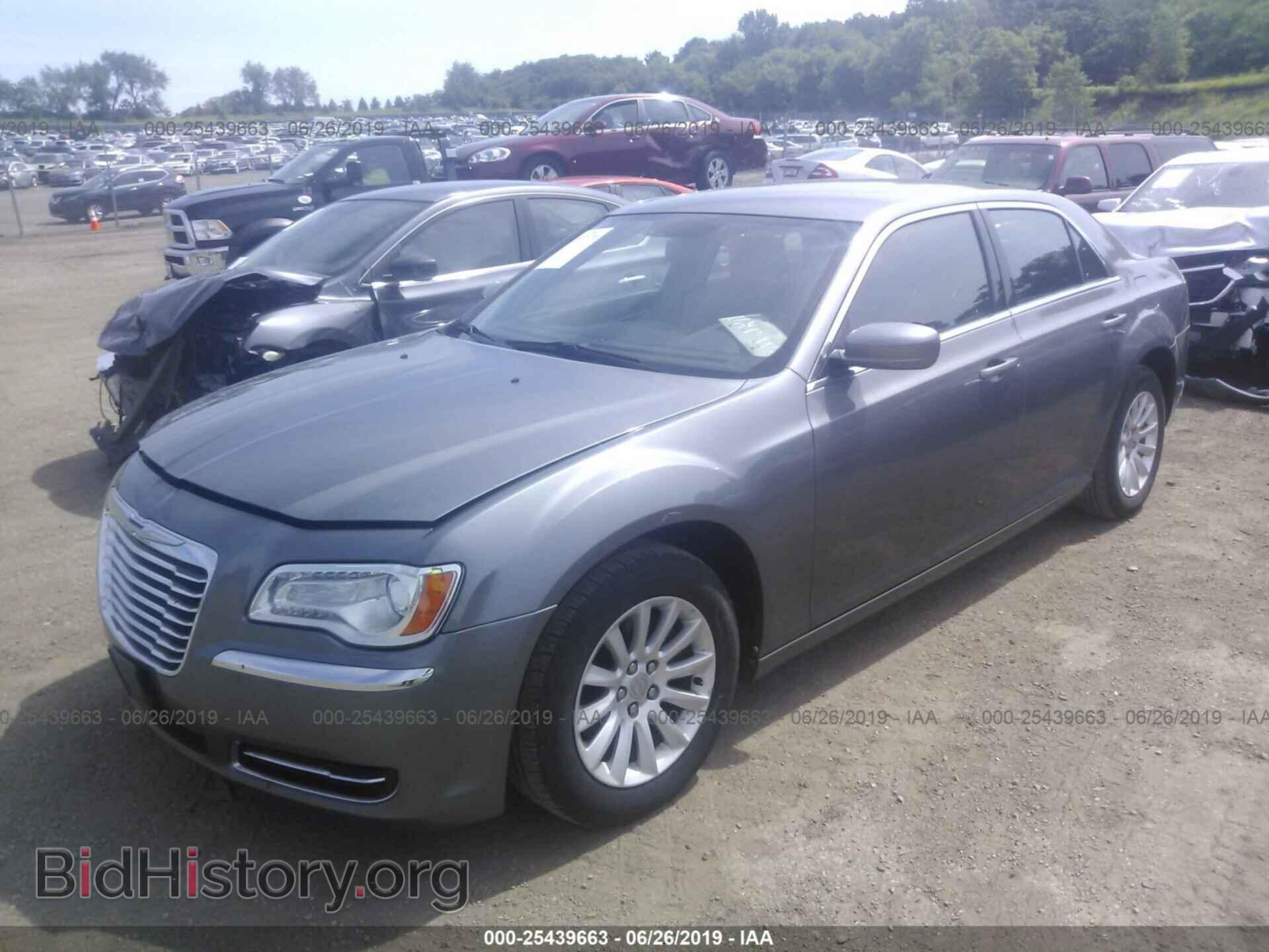 2012 CHRYSLER 300 - VIN: 2C3CCAAG7CH145479 - Фото 2
