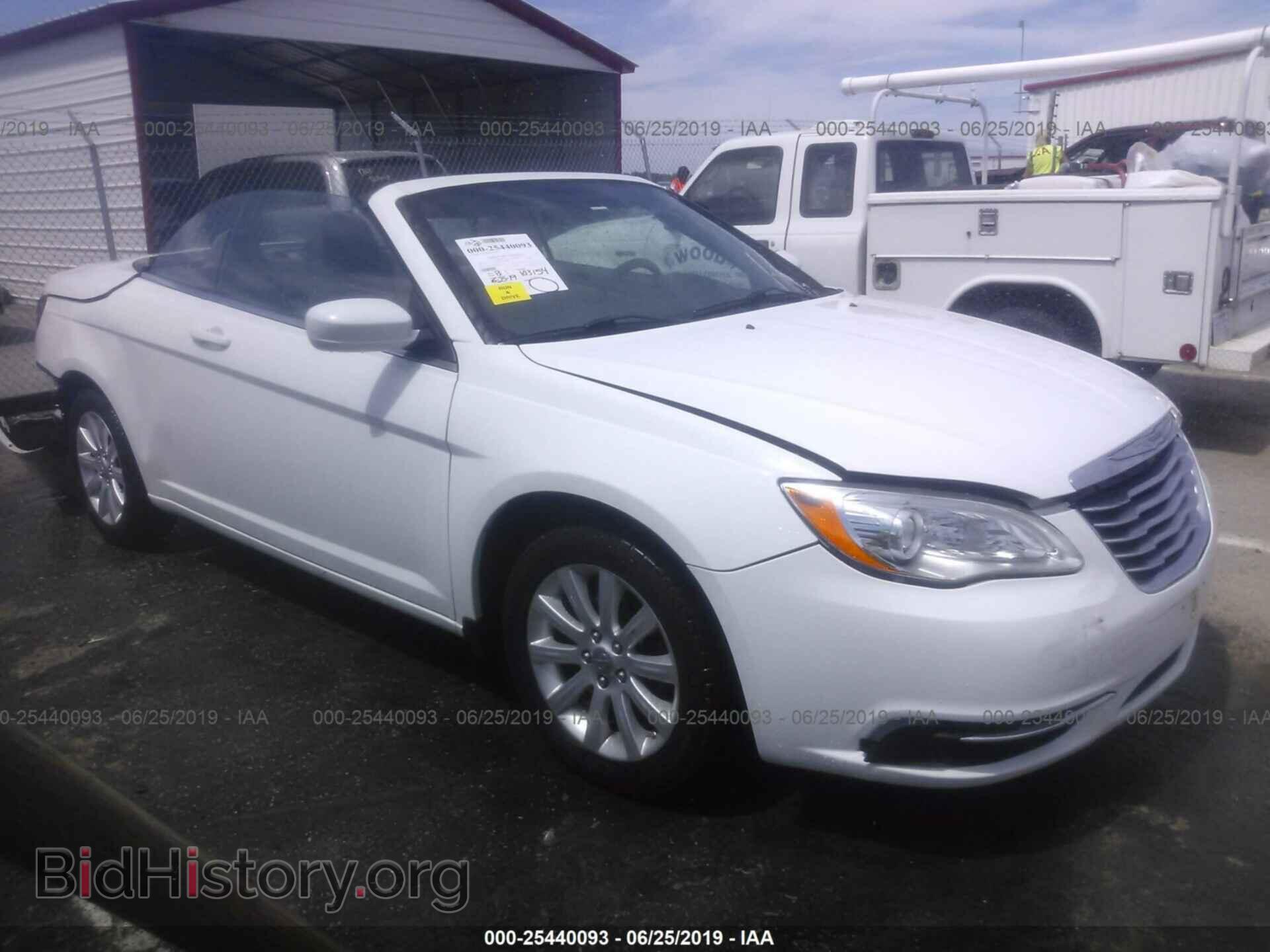 Photo 1C3BCBEB0DN511999 - CHRYSLER 200 2013