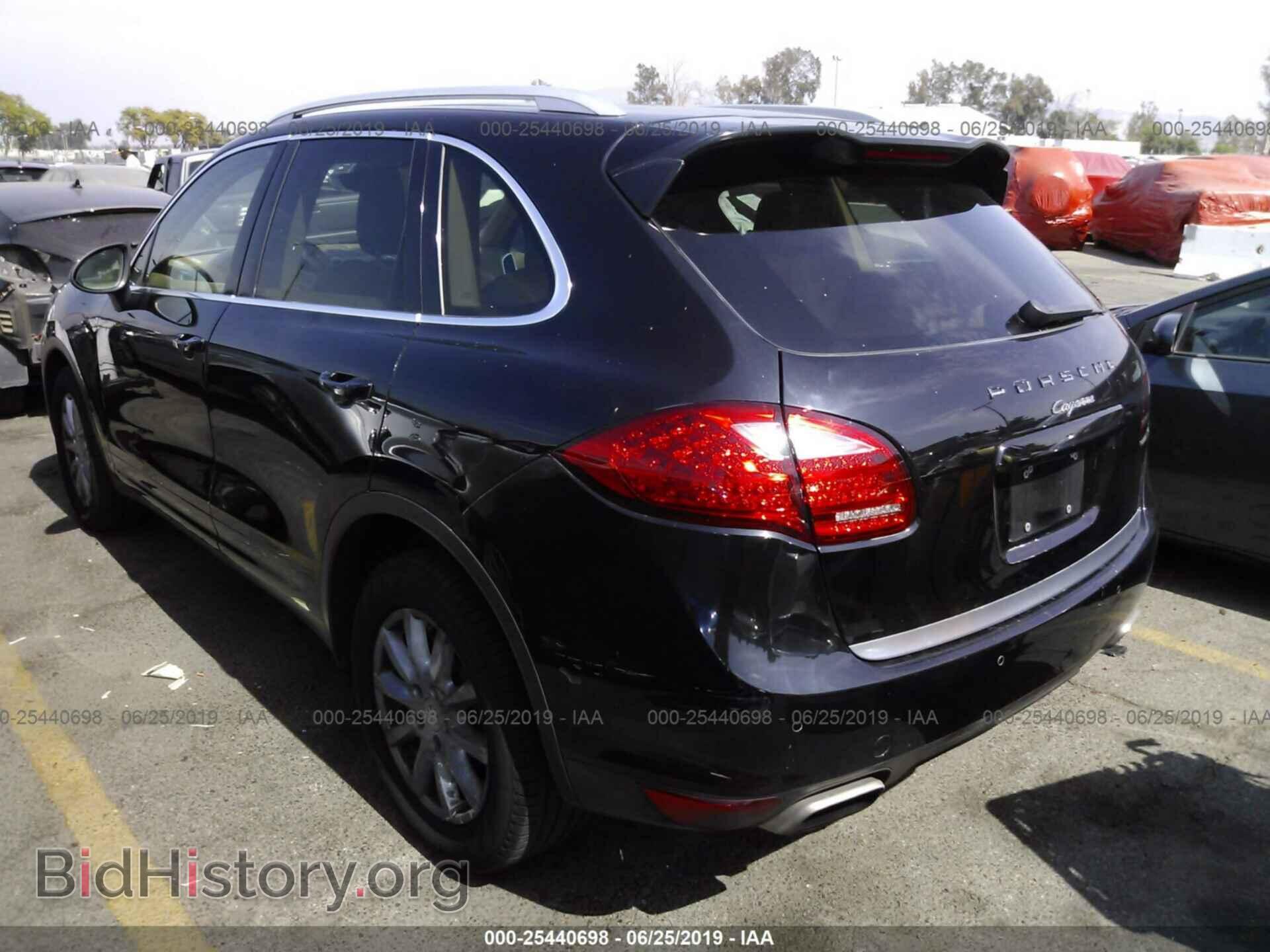 2011 PORSCHE CAYENNE - VIN: WP1AA2A27BLA04060 - Photo 3