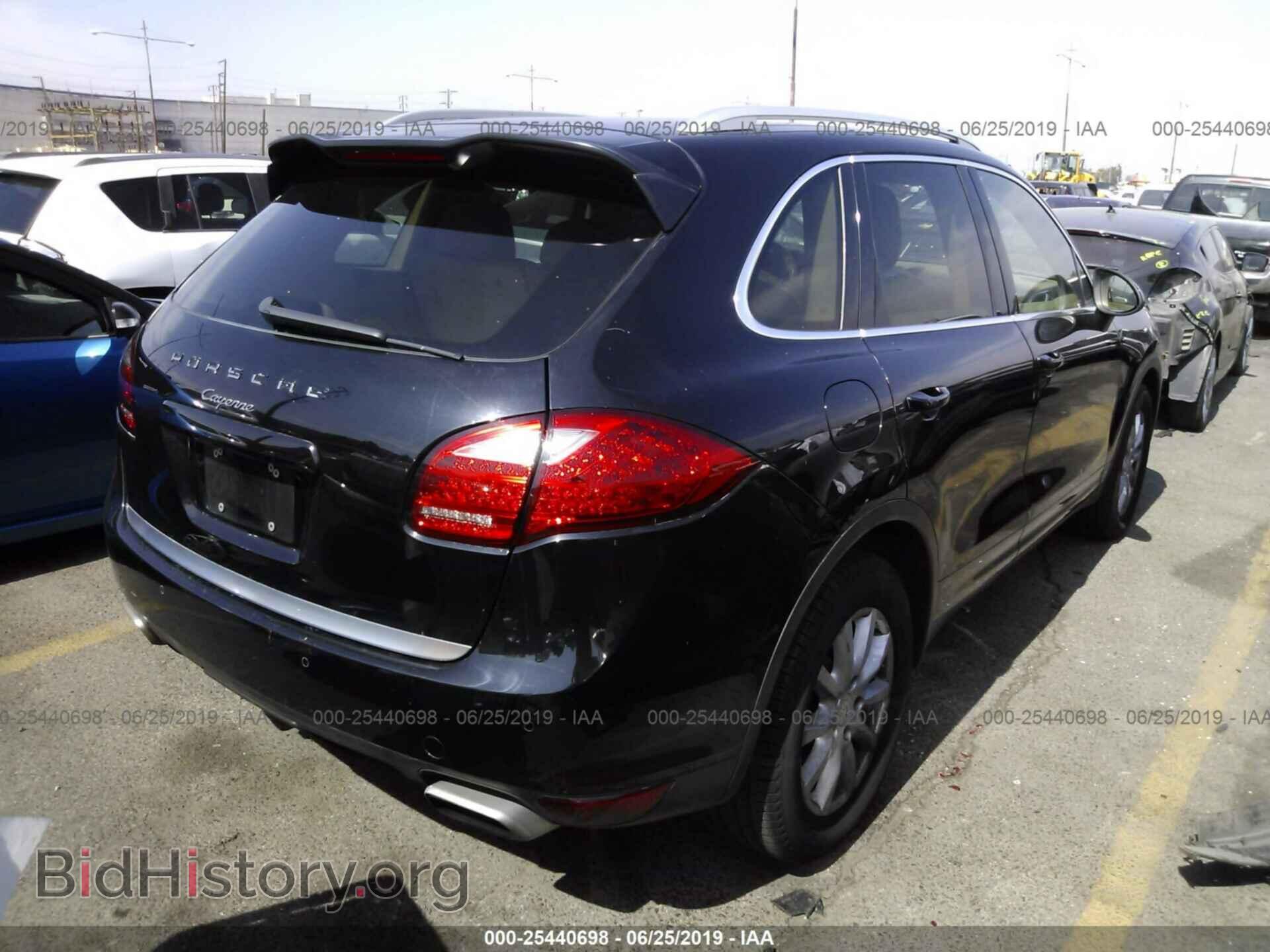 2011 PORSCHE CAYENNE - VIN: WP1AA2A27BLA04060 - Photo 4