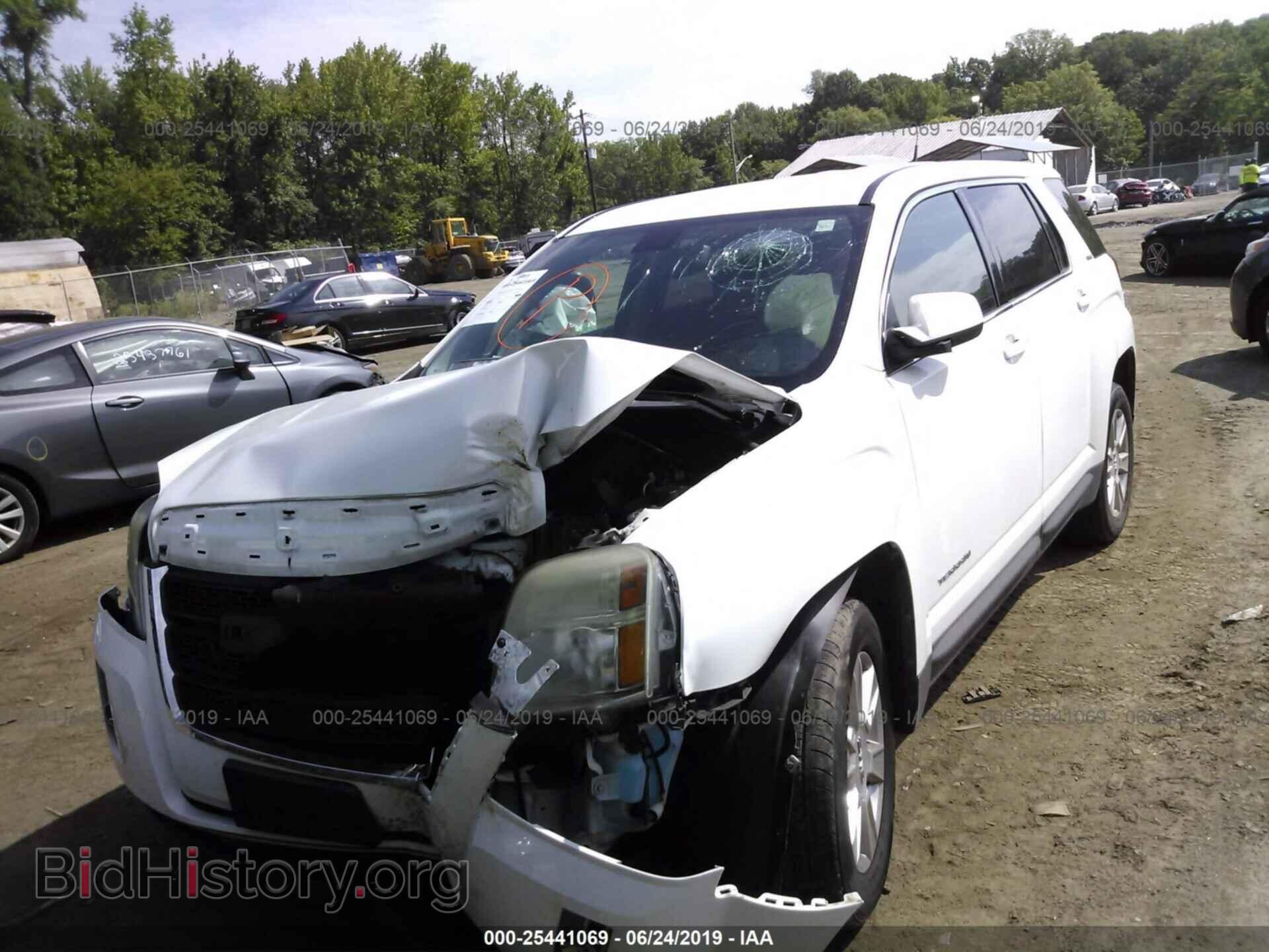 2010 GMC TERRAIN - VIN: 2CTFLCEW2A6394145 - Photo 2