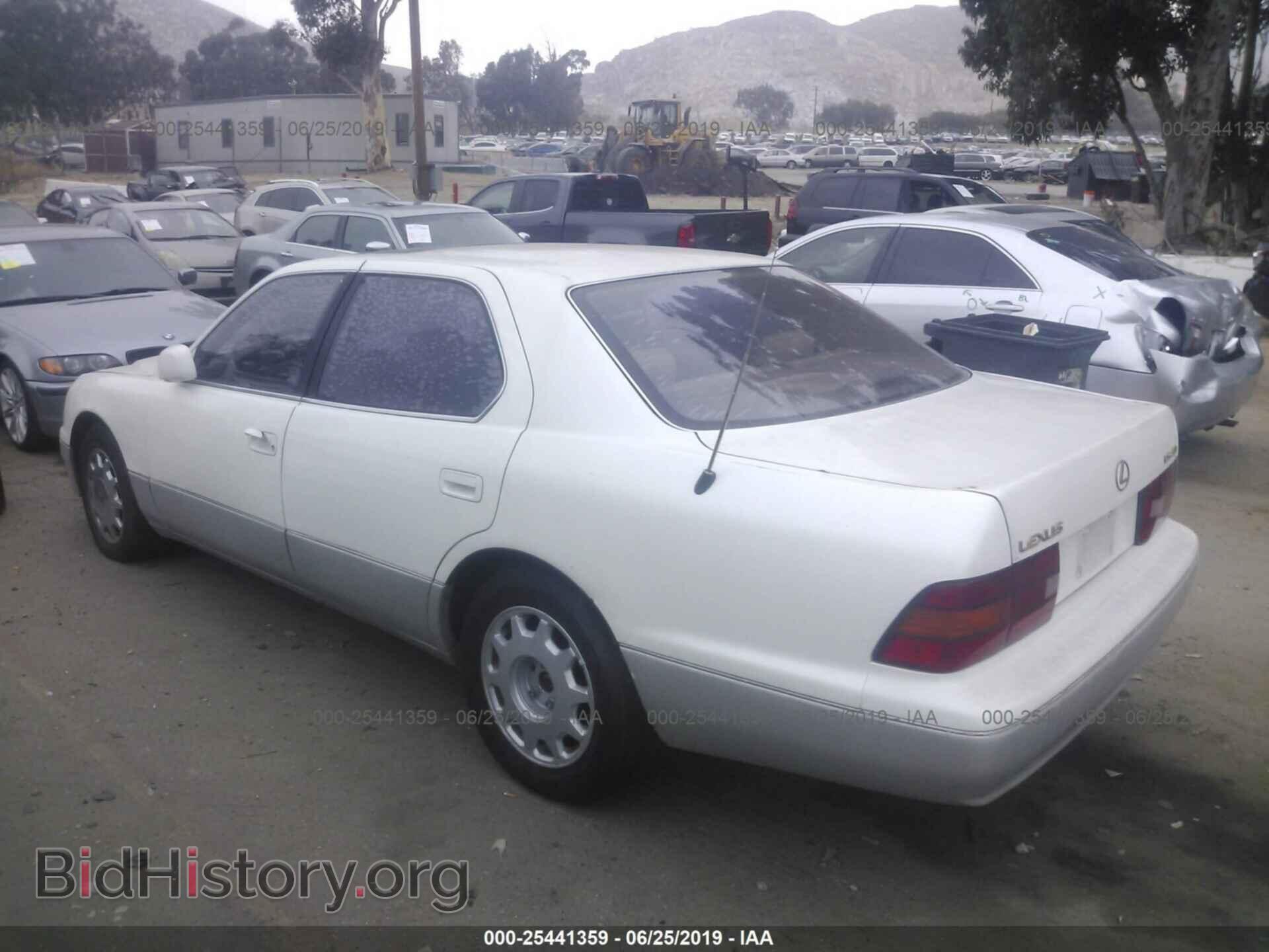 1997 Lexus LS - VIN: JT8BH28F2V0085984 - Фото 3