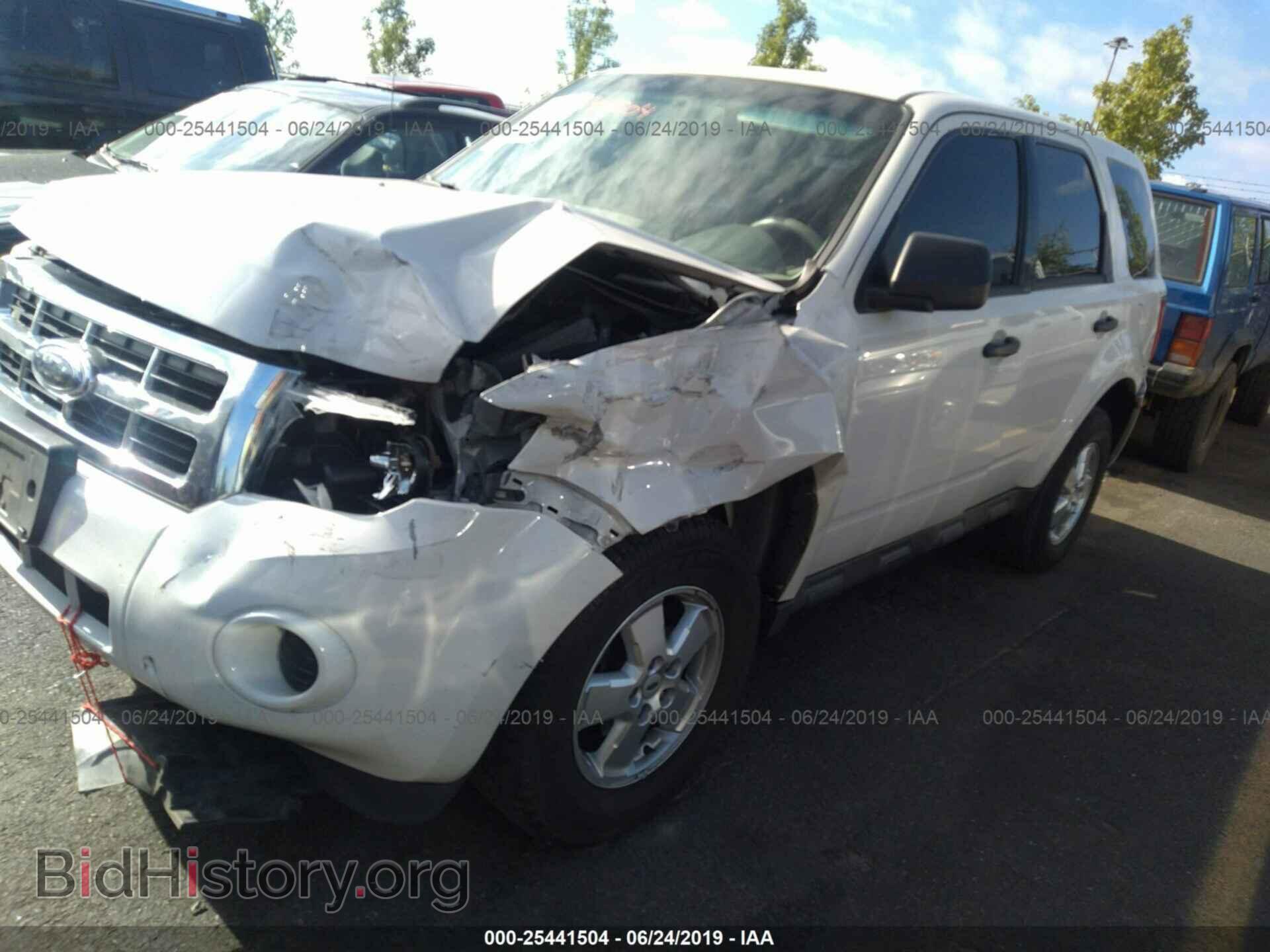 2009 FORD ESCAPE - VIN: 1FMCU92719KB22007 - Фото 2