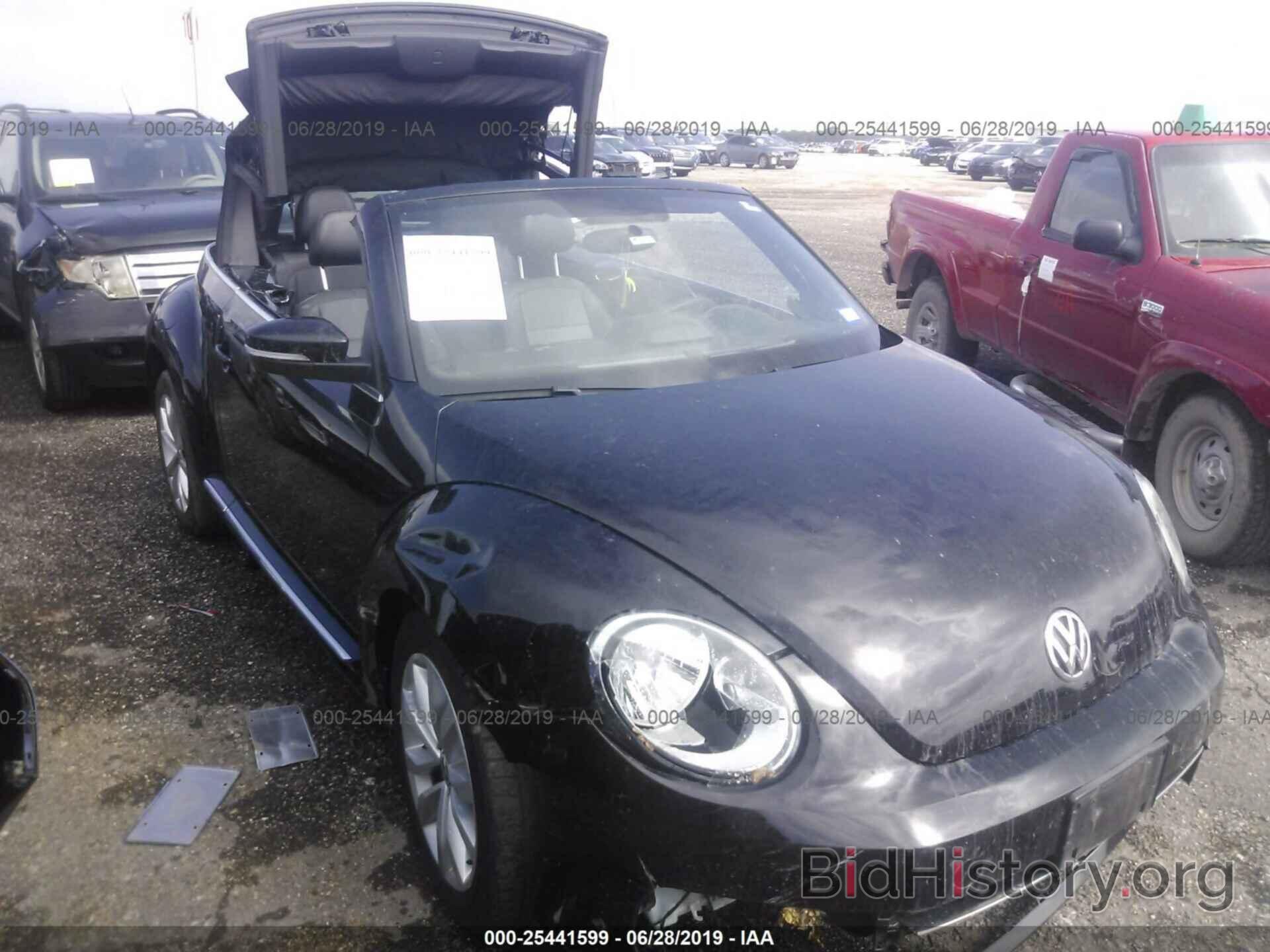 Photo 3VW5A7AT1FM804749 - VOLKSWAGEN BEETLE 2015