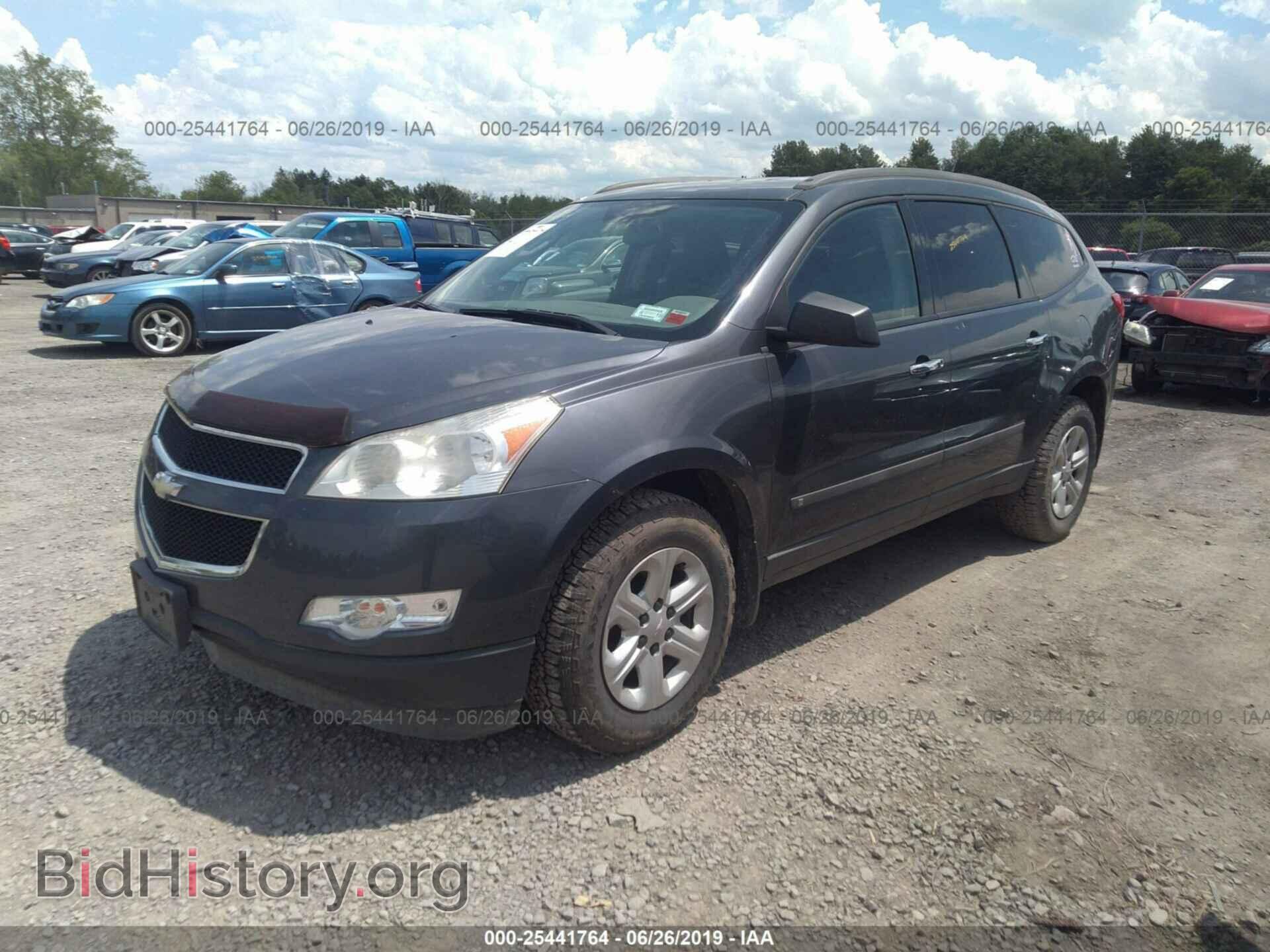 2009 CHEVROLET TRAVERSE - VIN: 1GNEV13D29S176732 - Фото 2