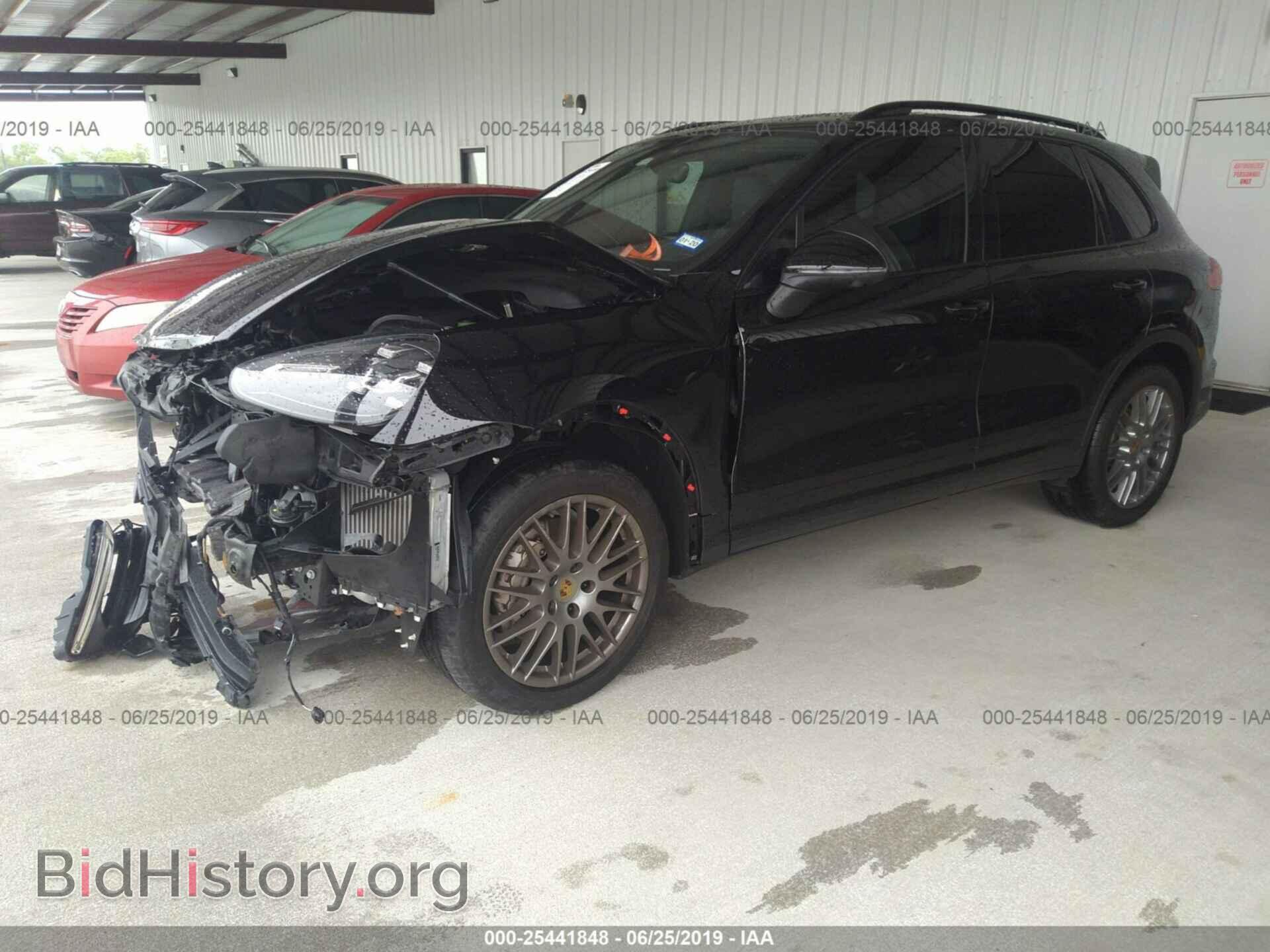 2017 PORSCHE CAYENNE - VIN: WP1AB2A28HLA51071 - Фото 2