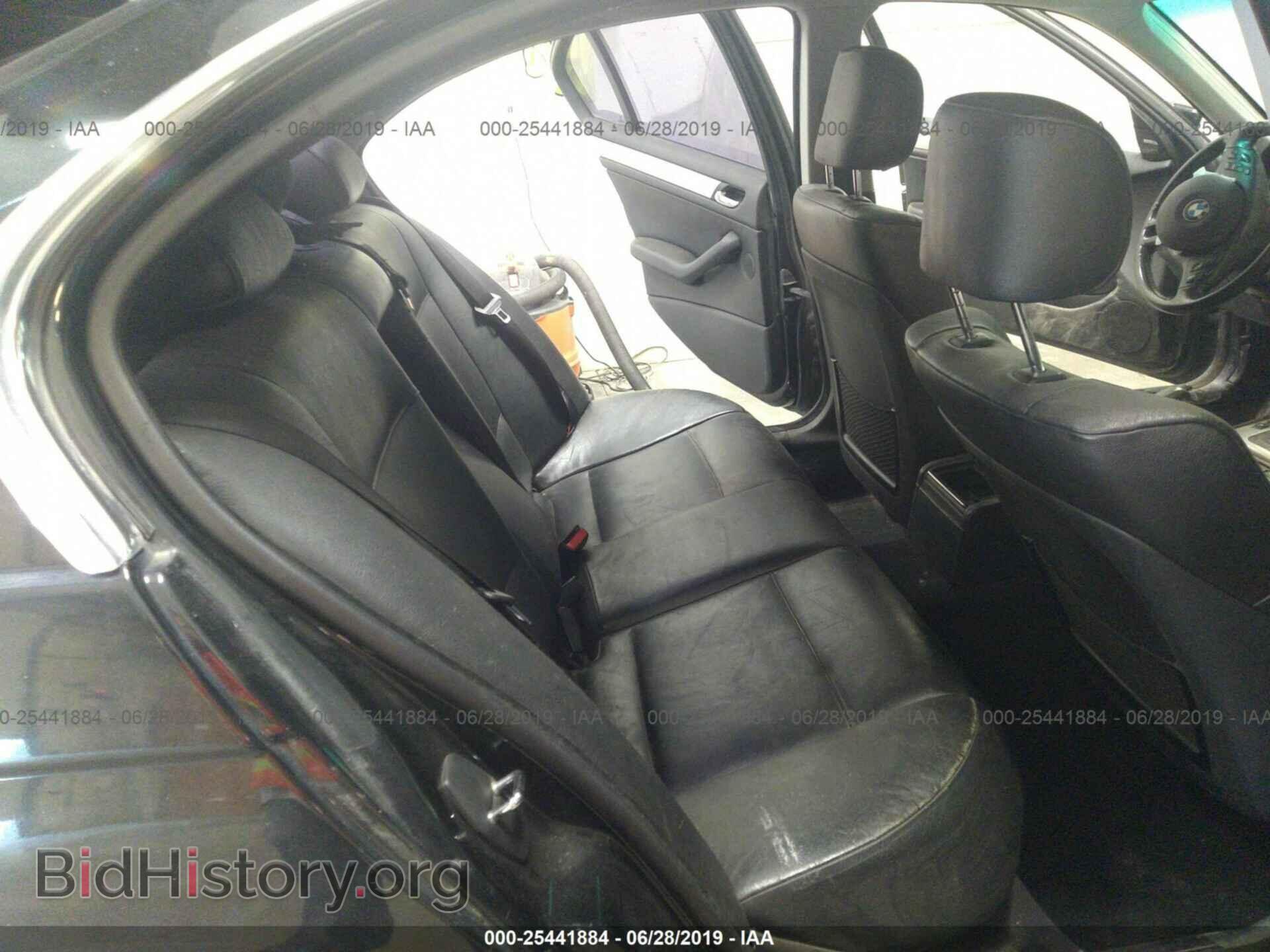 2003 BMW 330 - VIN: WBAEW53473PG20940 - Photo 8