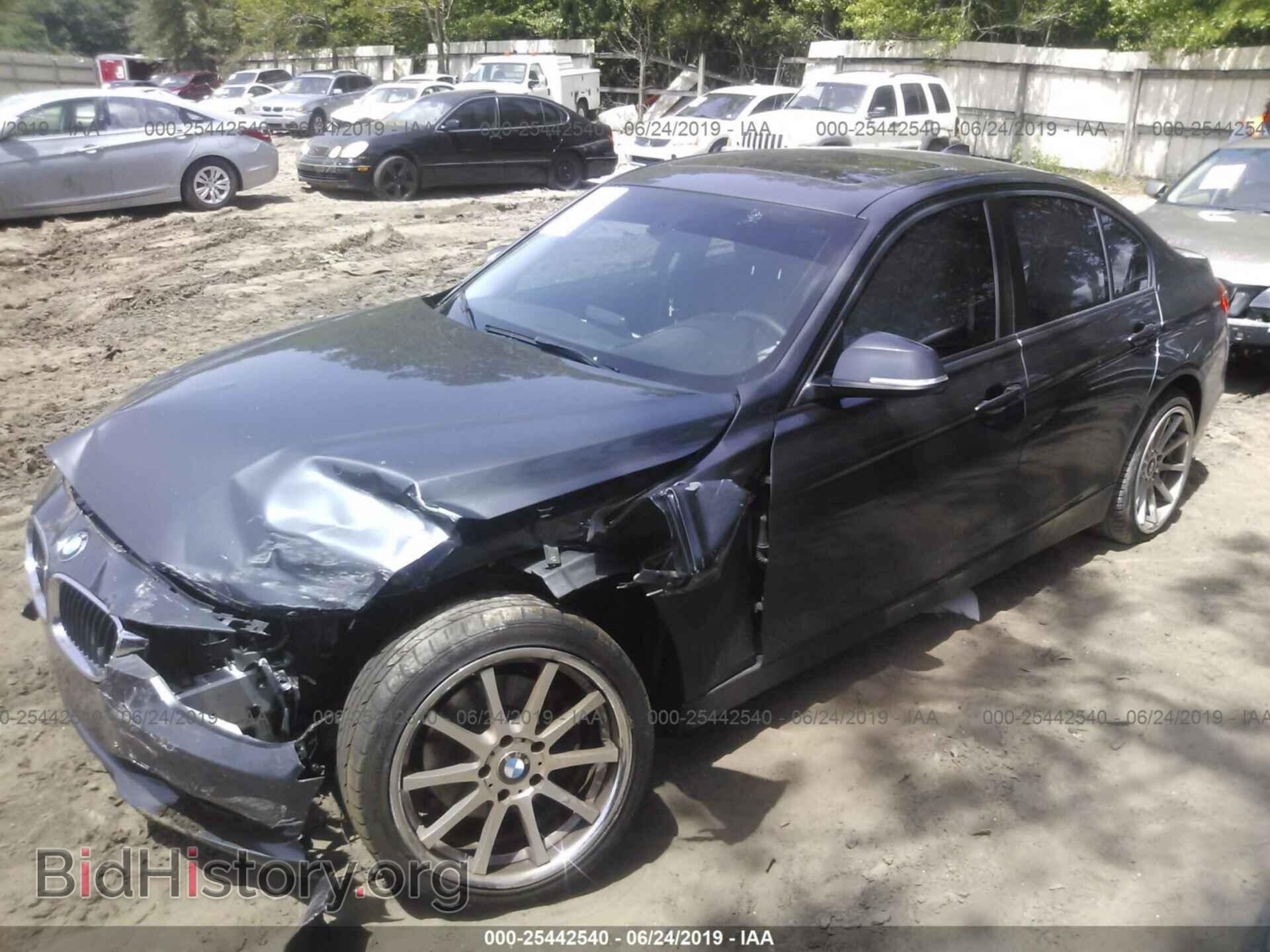 2013 BMW 328 - VIN: WBA3A5C50DF354227 - Фото 2
