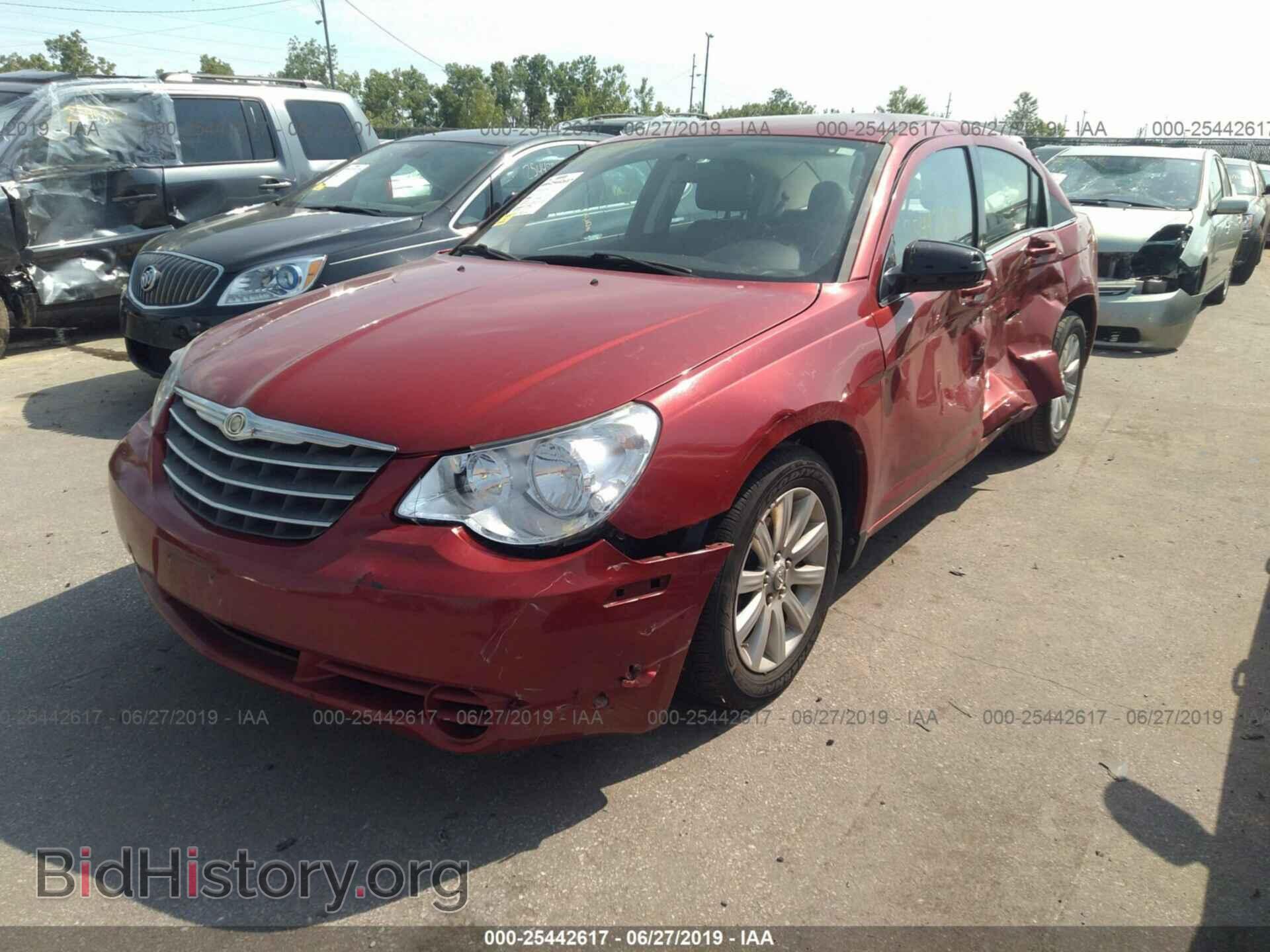 2010 CHRYSLER SEBRING - VIN: 1C3CC5FBXAN205361 - Фото 2