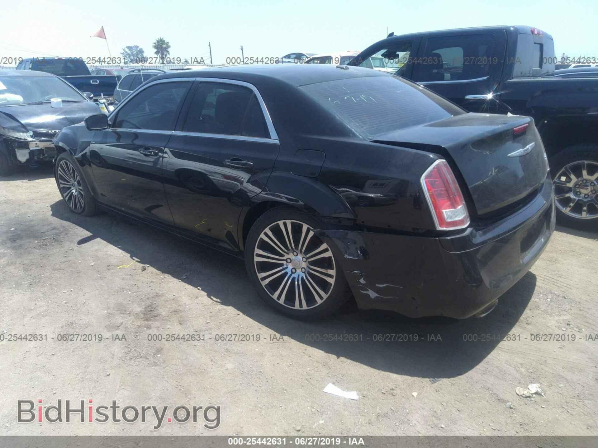 2012 CHRYSLER 300 - VIN: 2C3CCABG2CH273157 - Фото 3