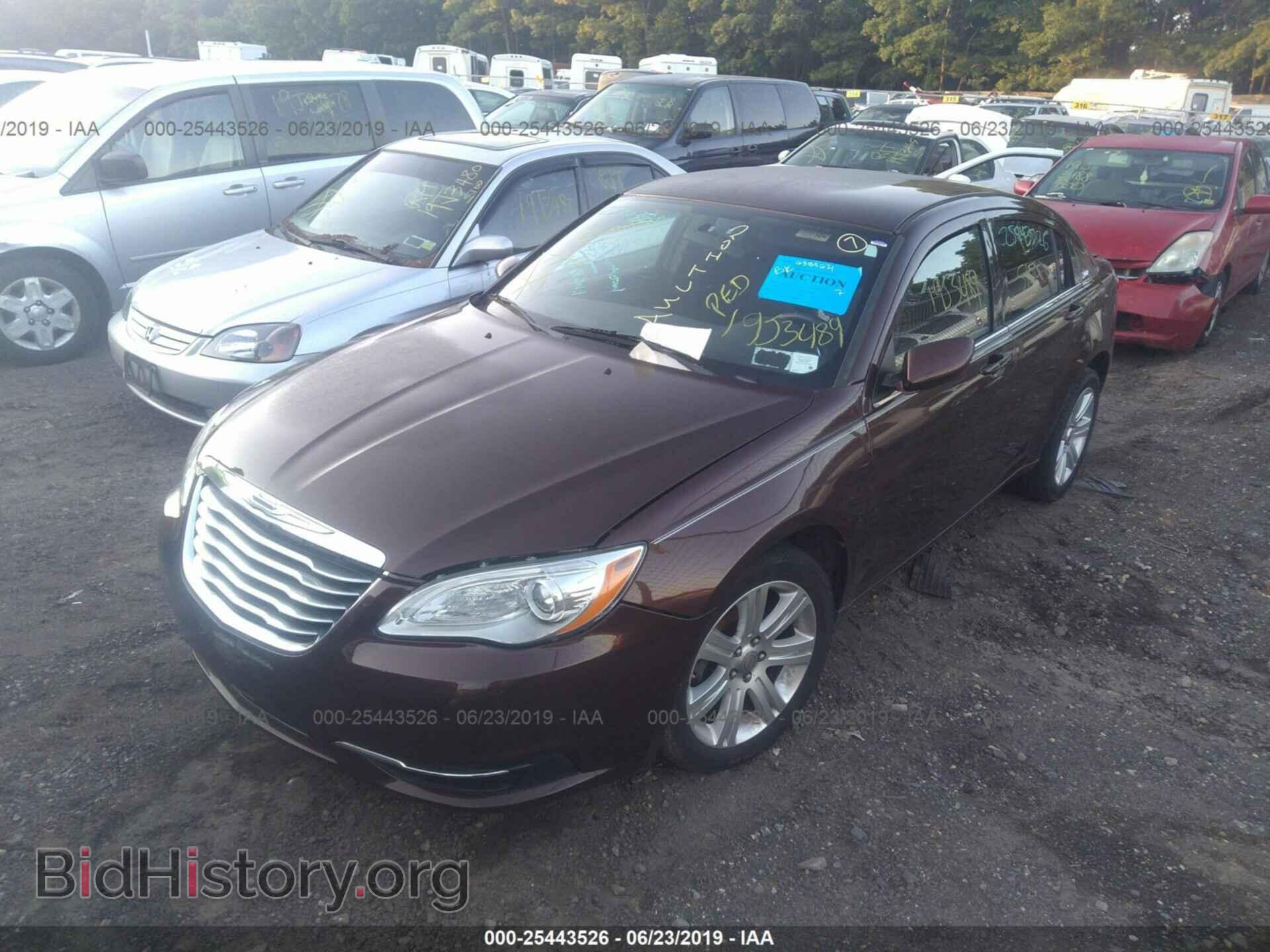 2013 CHRYSLER 200 - VIN: 1C3CCBAB0DN715261 - Photo 2