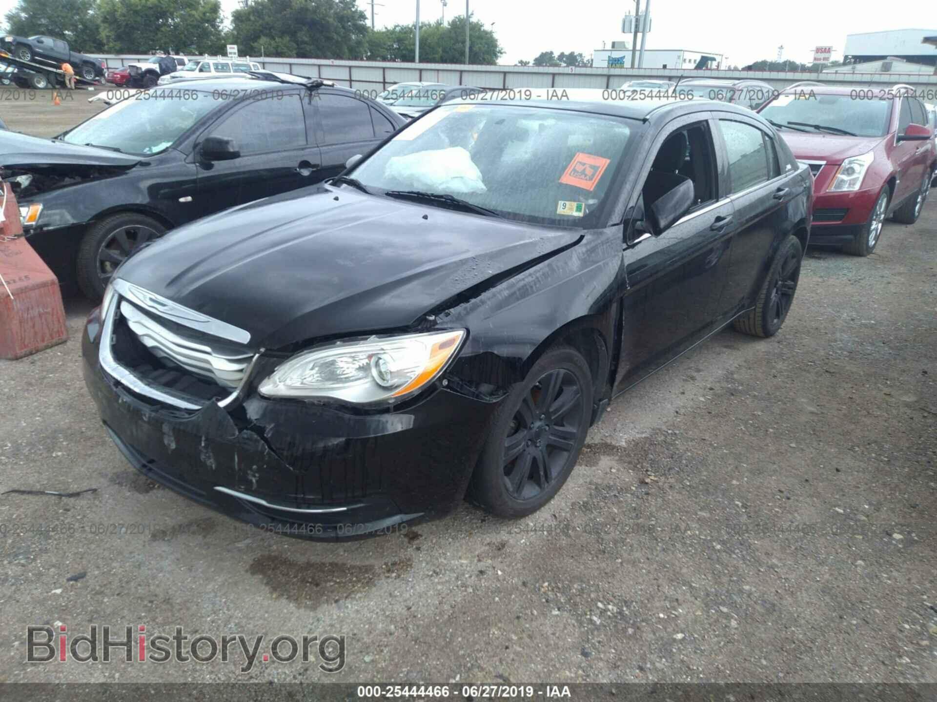 2013 CHRYSLER 200 - VIN: 1C3CCBAB3DN671515 - Photo 2