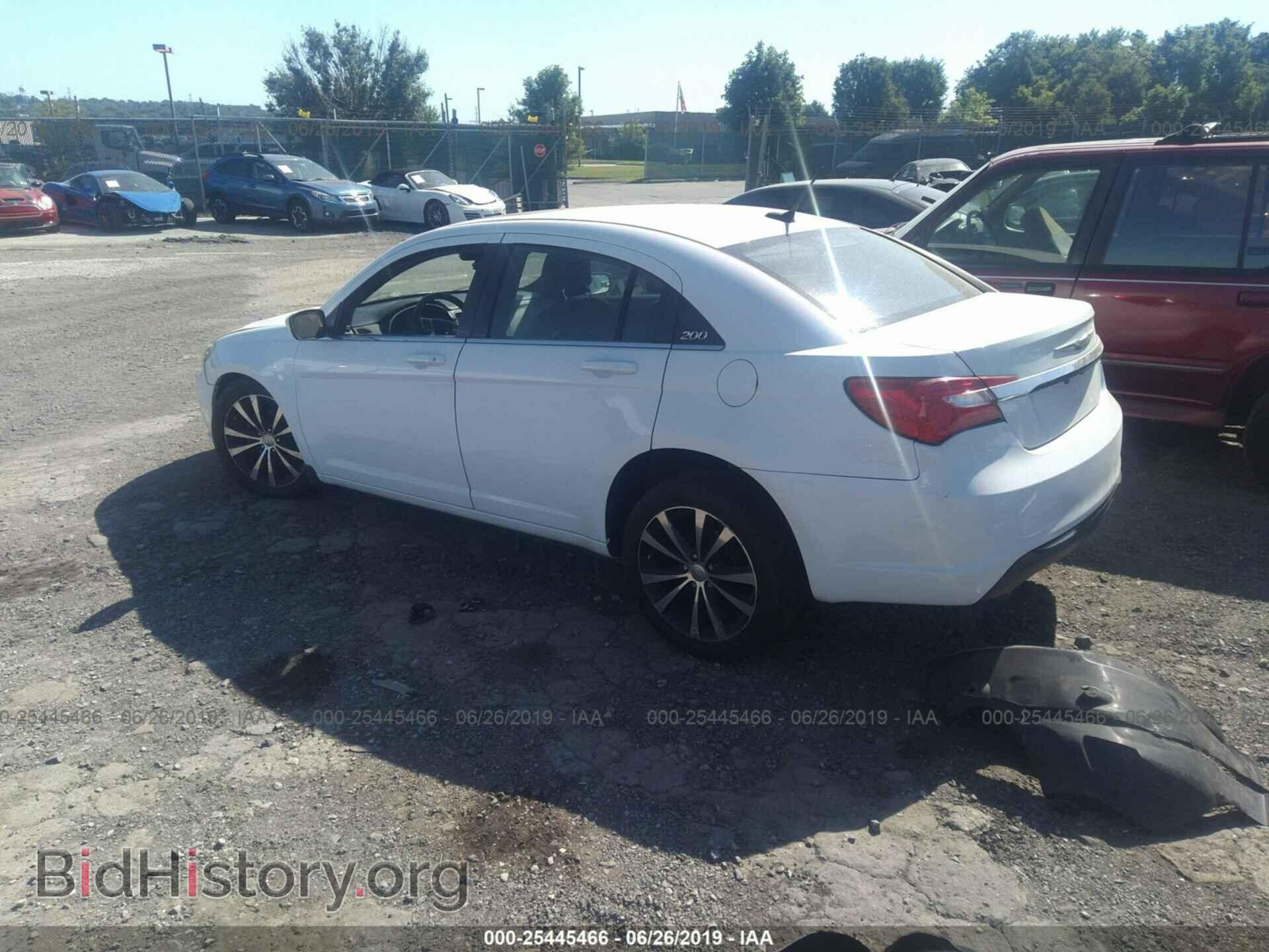 2013 CHRYSLER 200 - VIN: 1C3CCBCGXDN585823 - Фото 3