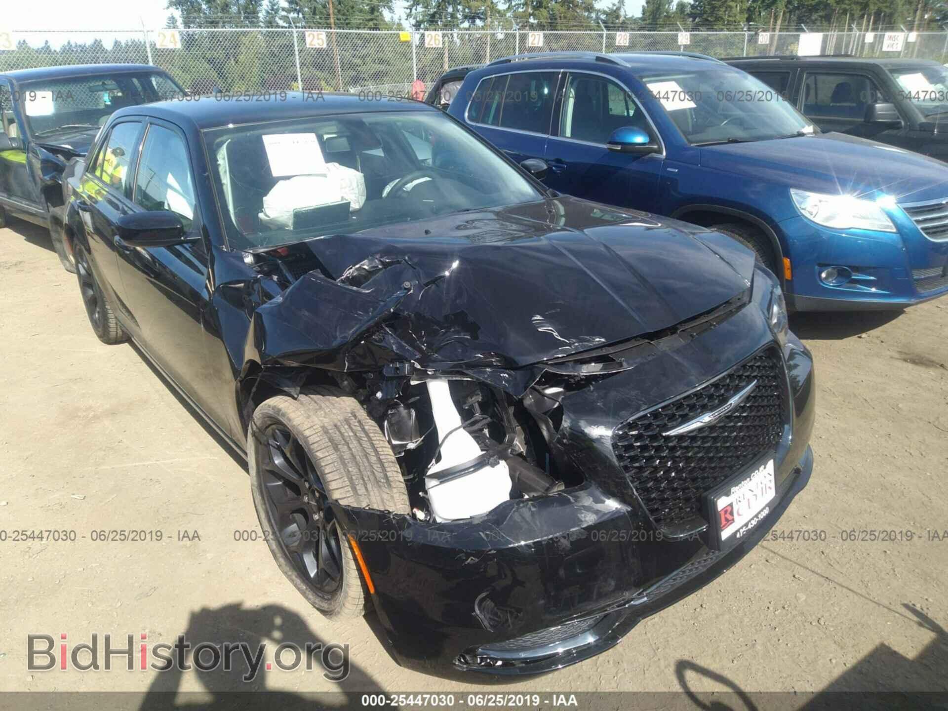 Фотография 2C3CCAAG7KH648282 - CHRYSLER 300 2019