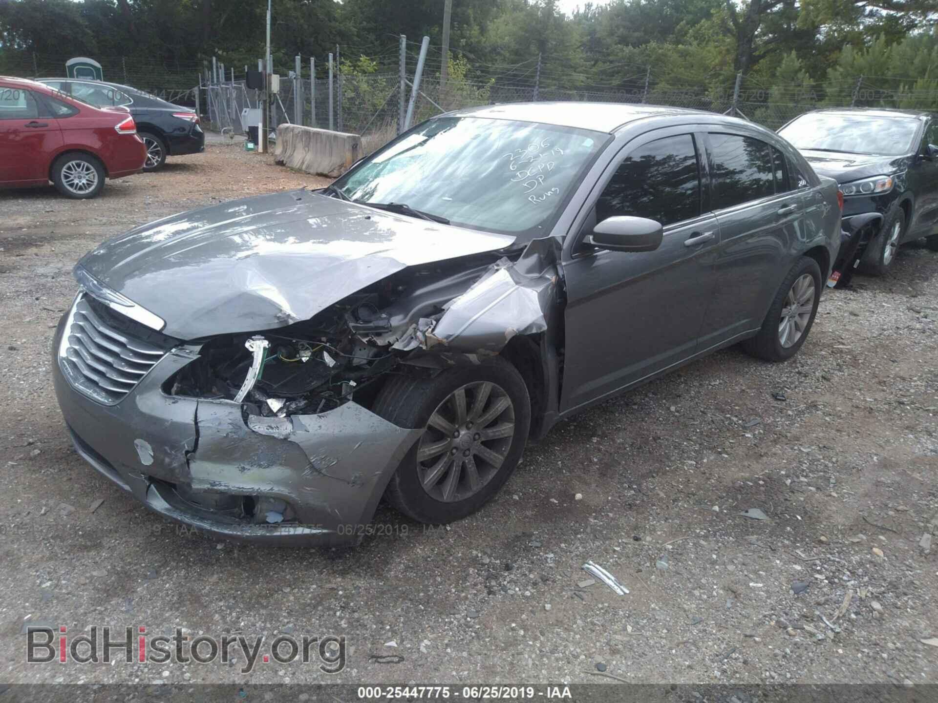 2012 CHRYSLER 200 - VIN: 1C3CCBBB0CN302821 - Photo 2