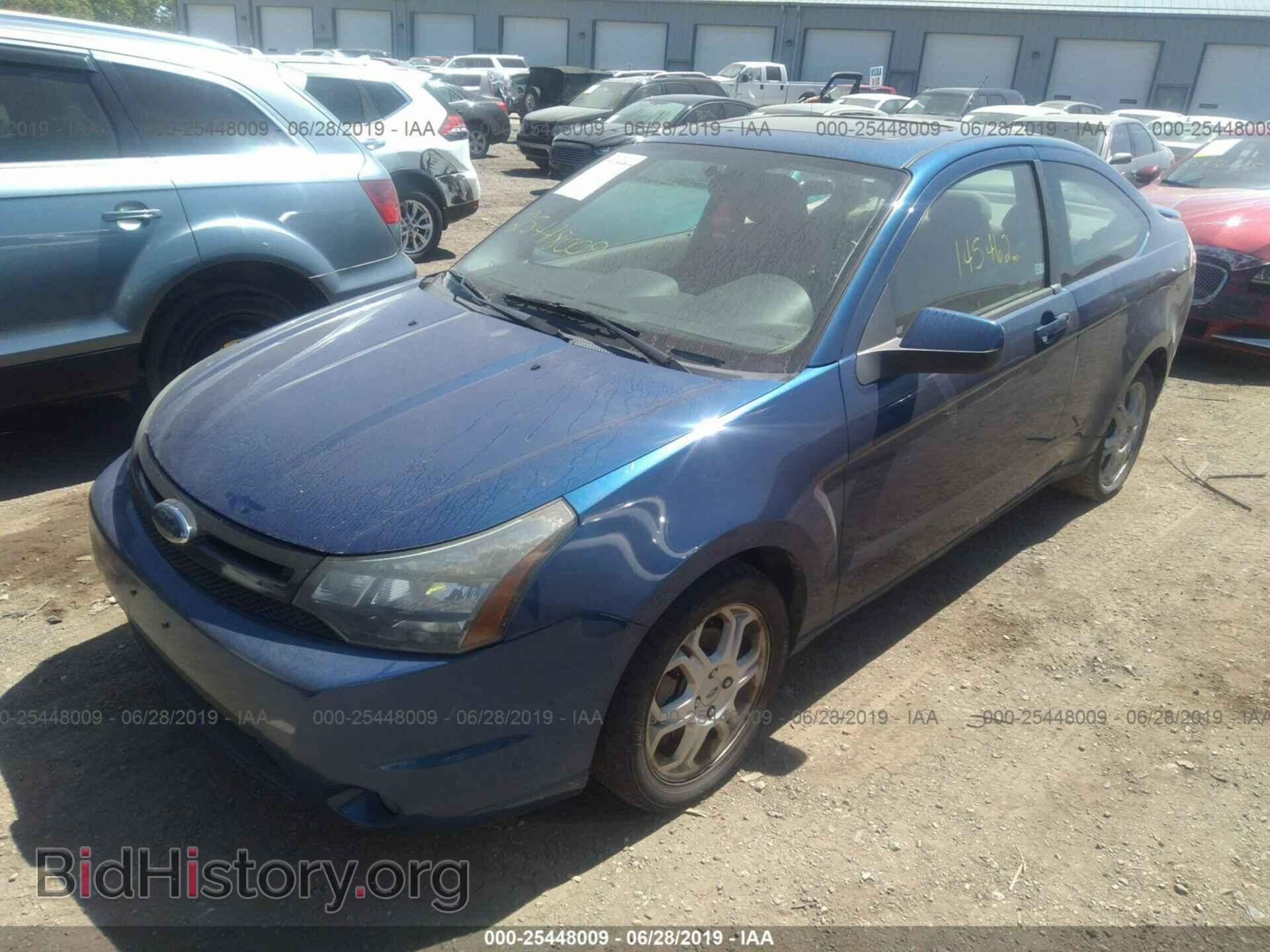 2009 FORD FOCUS - VIN: 1FAHP32N99W211383 - Фото 2