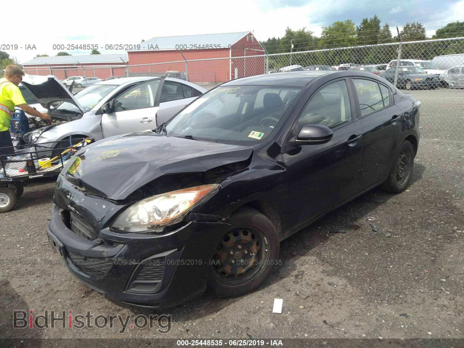 2011 MAZDA 3 - VIN: JM1BL1UG7B1415097 - Photo 2