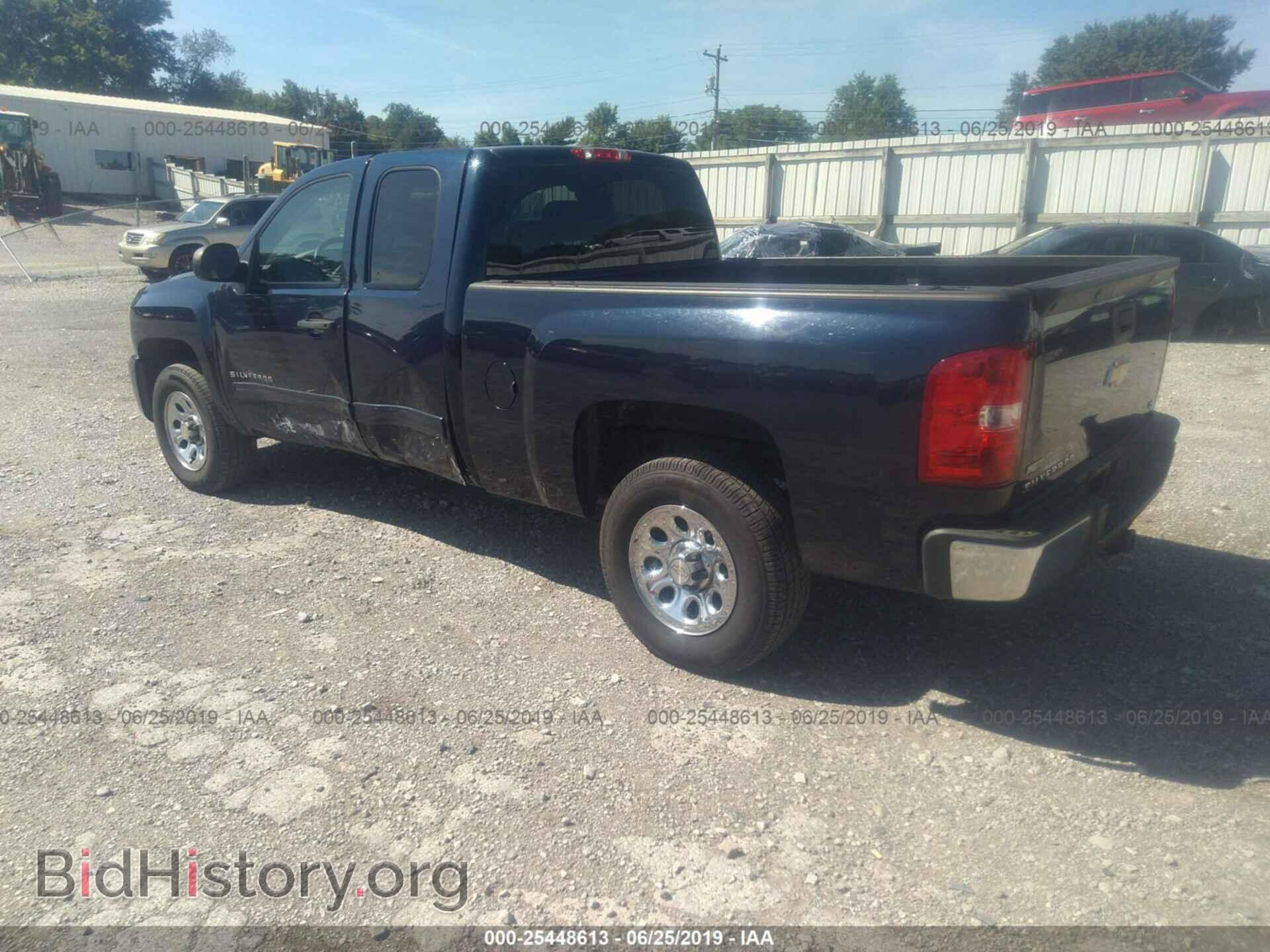 2011 CHEVROLET SILVERADO - VIN: 1GCRCREA0BZ259705 - Фото 3