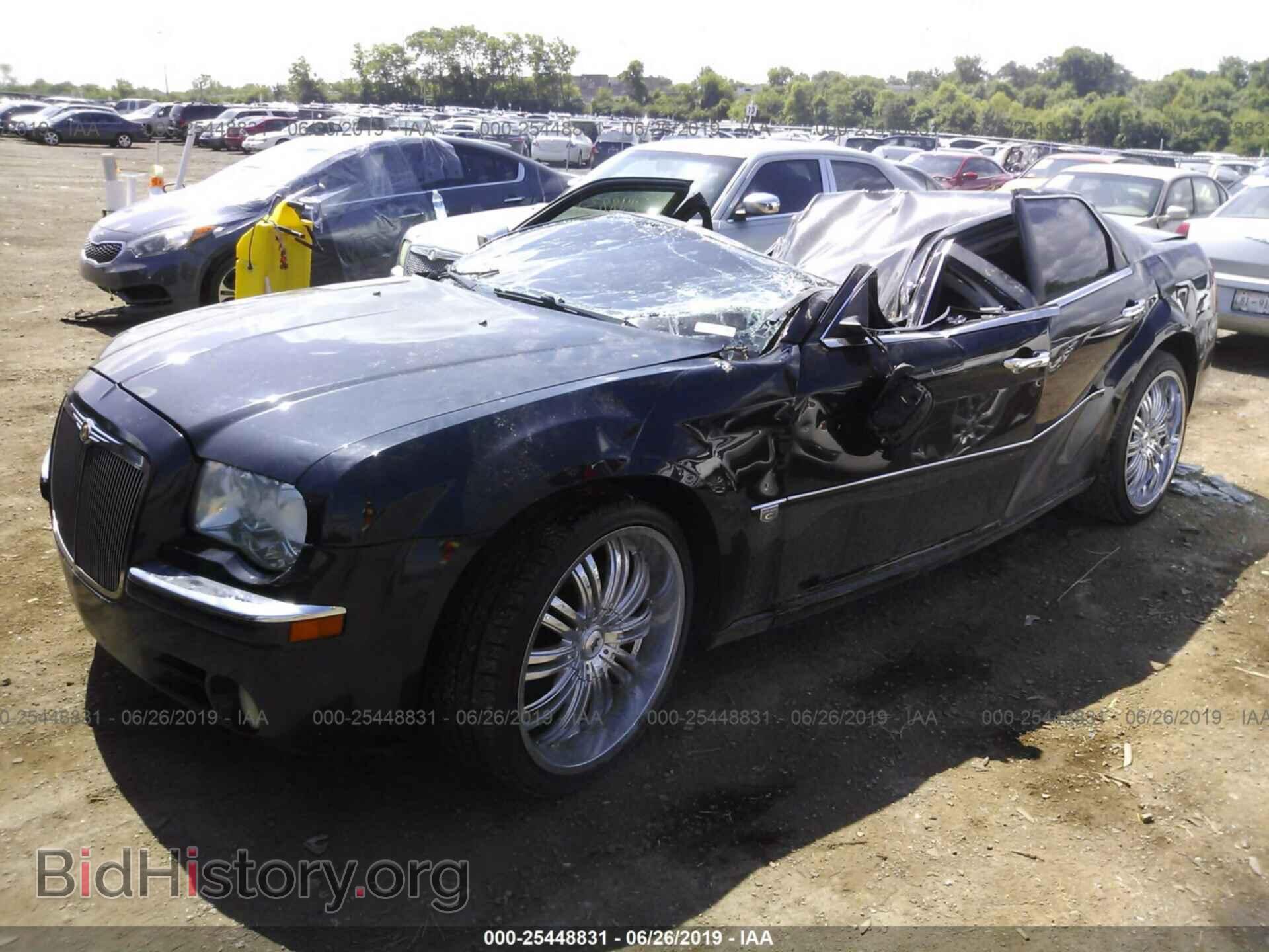 2006 CHRYSLER 300C - VIN: 2C3KA63H06H440495 - Фото 2