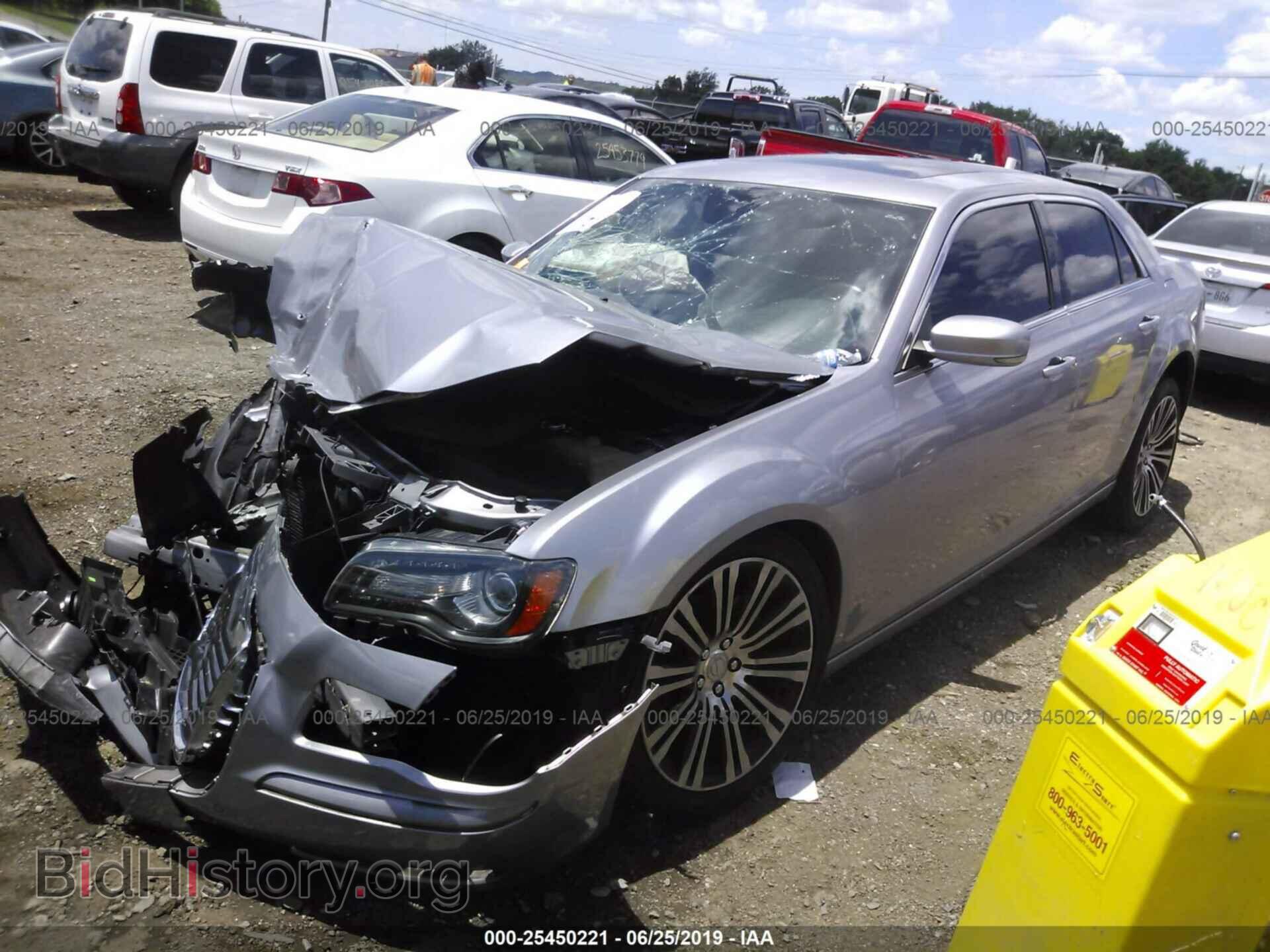 2014 CHRYSLER 300 - VIN: 2C3CCABG0EH138374 - Photo 2